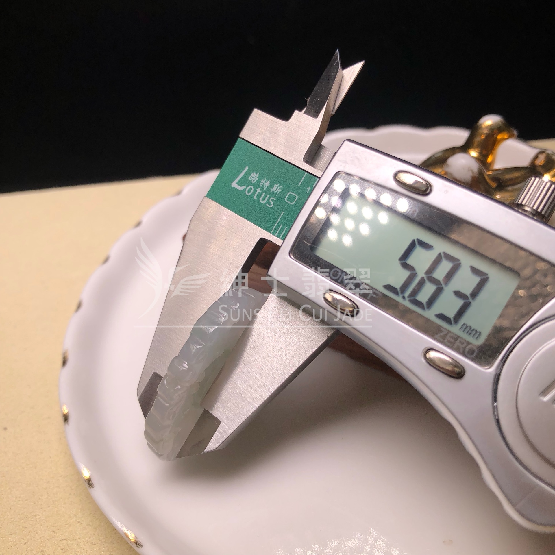 YK01138 飄翠復古雕花