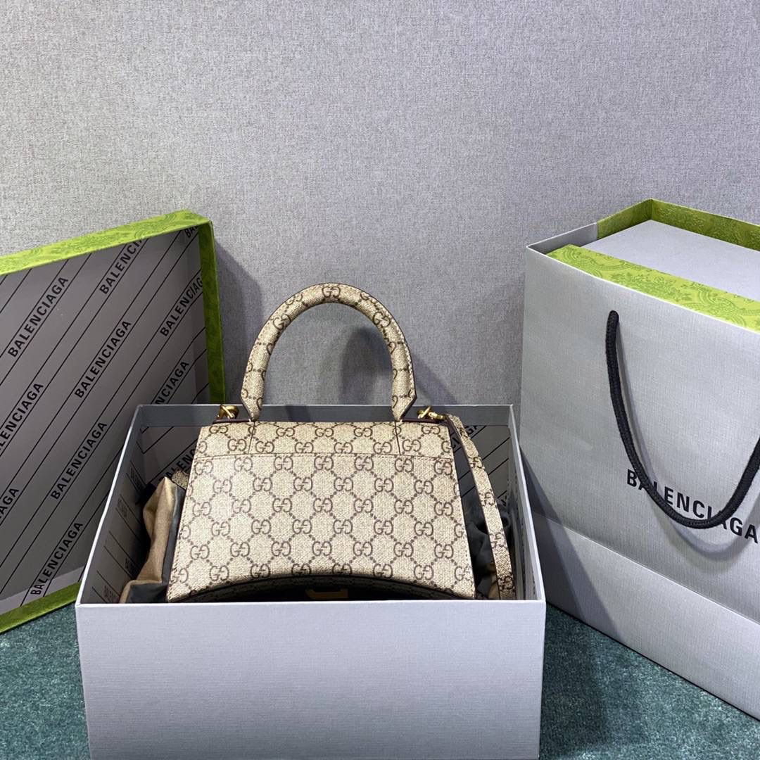 ▪大货实拍 𝗚𝗨𝗖𝗖𝗜 X 𝗕𝗔𝗟𝗘𝗡𝗖𝗜𝗔𝗚𝗔沙漏包 型号：681697 尺寸：22.5*14.5*10cm