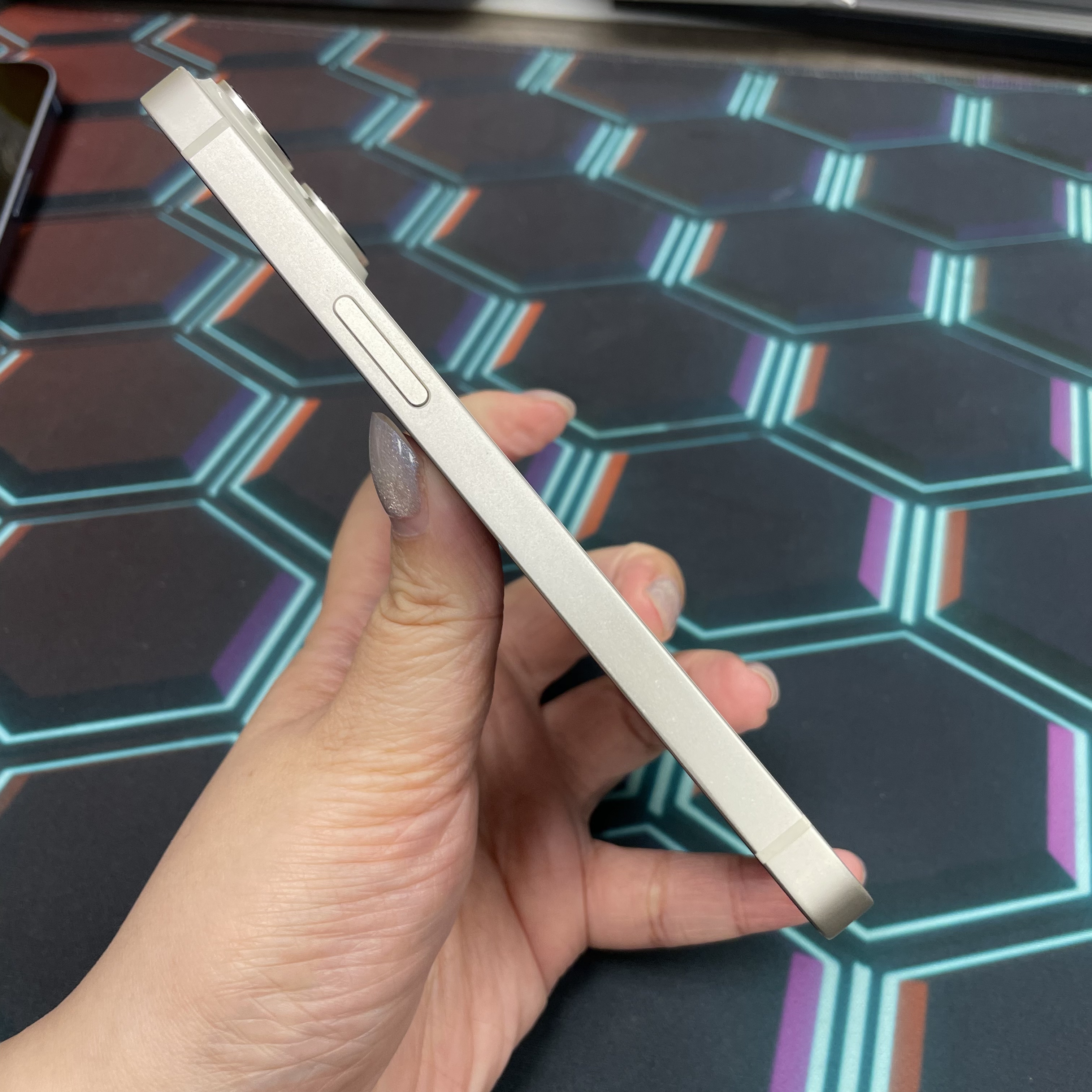 *6994 14 勁靚機 256GB 電77 白色 white
