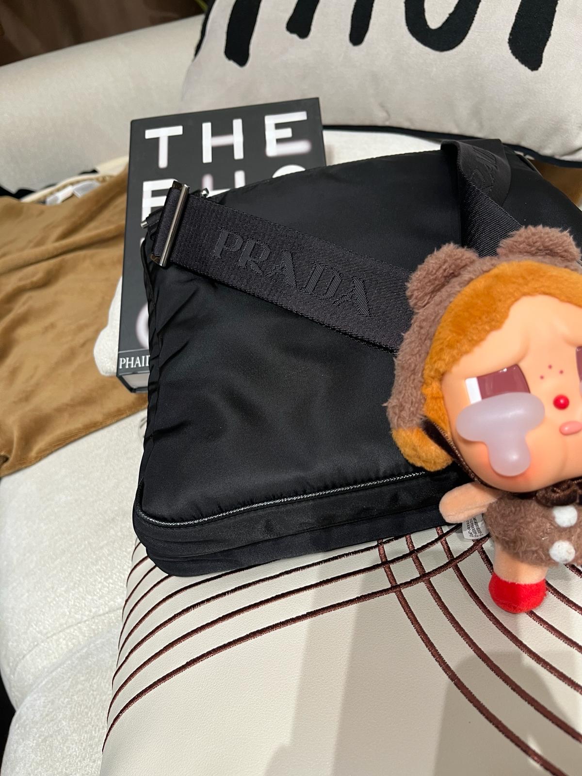 Prada Re-Nylon 及 Saffiano 肩背袋 100%Authentic, 99%New ✅ certificate✅NFC✅Dust bag