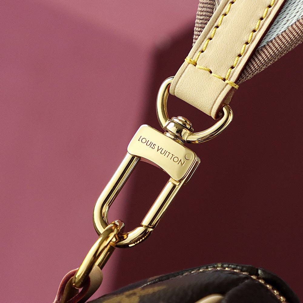 特级𝐒𝐏𝐄𝐄𝐃𝐘 𝟐𝟎系列 👜✨ 尺寸：20*13*12𝐜𝐦 作为𝐒𝐩𝐞𝐞𝐝𝐲系列 已经是小驴家族的经典王牌系列 一直都是𝐒𝐩𝐞𝐞𝐝𝐲家族的爱好者， 全新的𝙎𝙥𝙚𝙚𝙙𝙮新品系列，有一种炸眼球的赶脚， 🉑️拆卸🉑️调节的宽肩带设计，更是给人新颖别致的面貌！作为𝙎𝙥𝙚𝙚𝙙𝙮家族的新品，这个尺寸更加完美！又是一款爆款的断货王，颜值再次爆棚， 相对比𝙉𝙖𝙣𝙤的尺寸 它更加适合日常的使用，必须妥妥的收为囊中之物 巨好看！！🌼