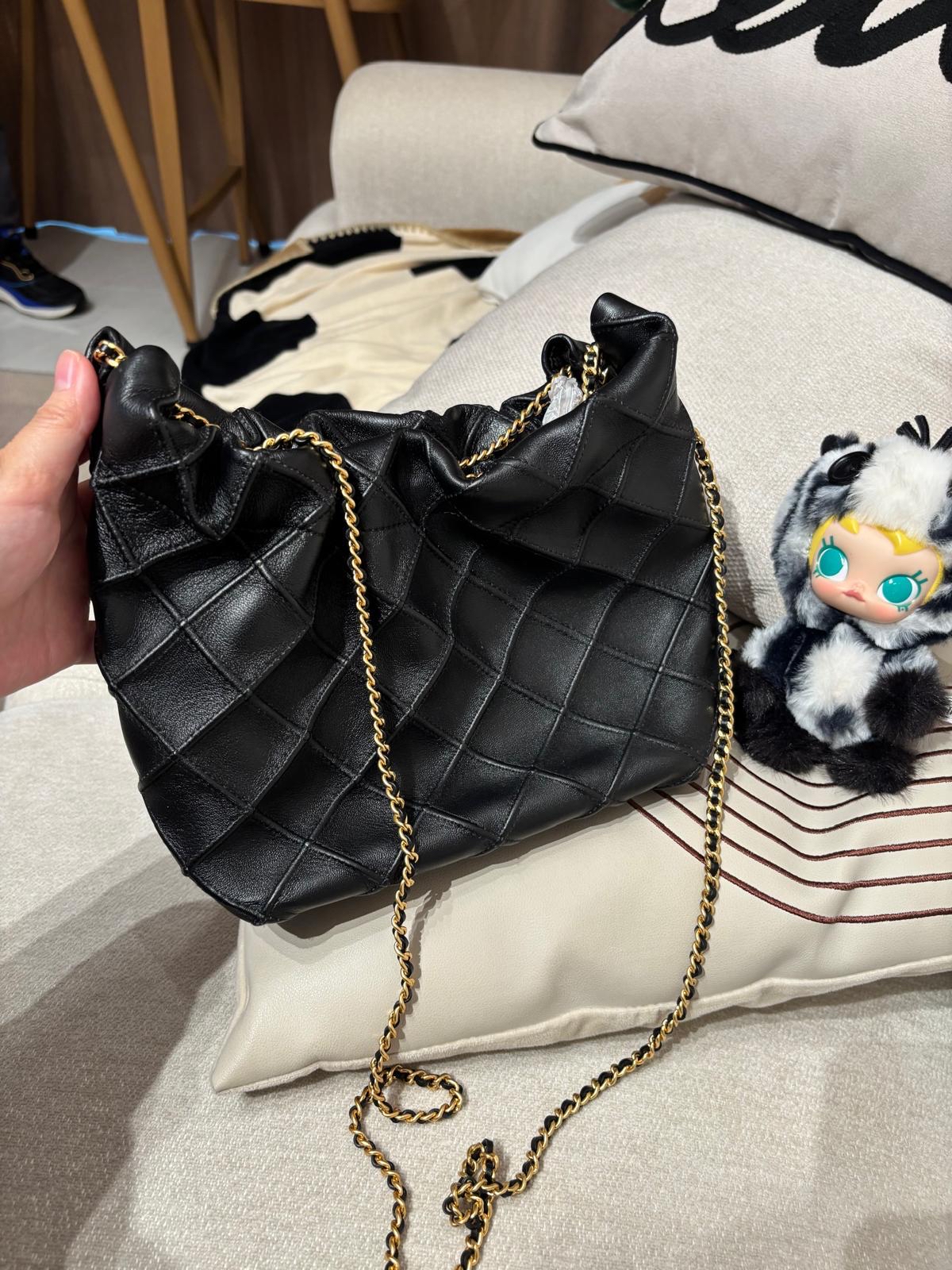 Tory Burch Chain Shoulder Bag Calfskin 100%Authentic, 99%New ✅Dust bag