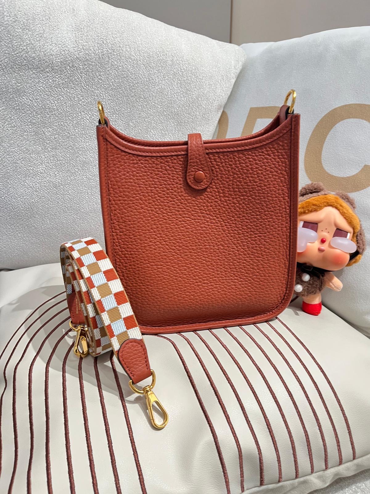 Hermes Mini Evelyne Stamp B 100%Authentic, 95%New ✅Dust bag