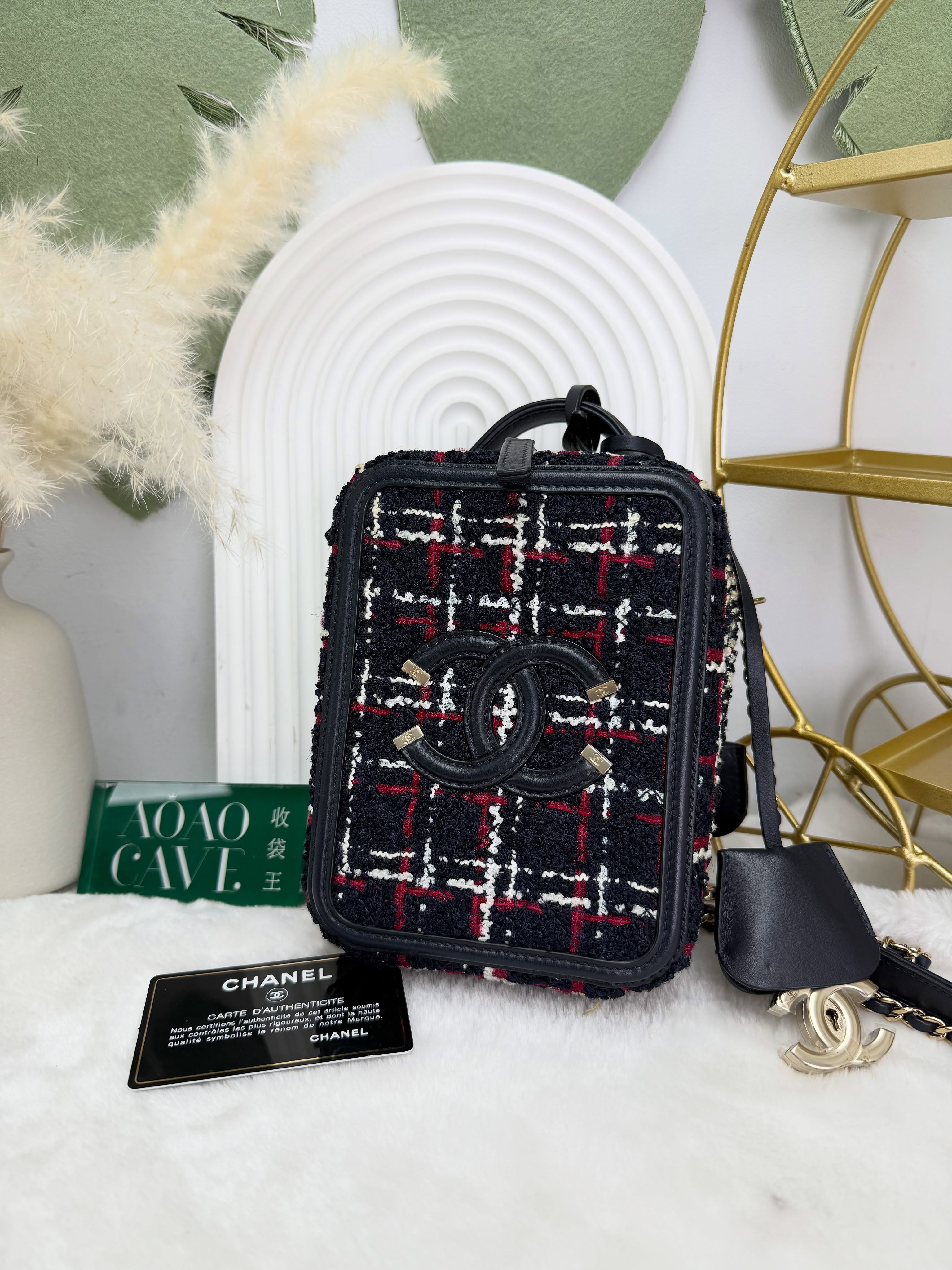Chanel👜 PRE OWNED 🛍️Tweed 粗花呢豎版手提鏈條相機包💼30開 有塵袋 有卡❤️💙 