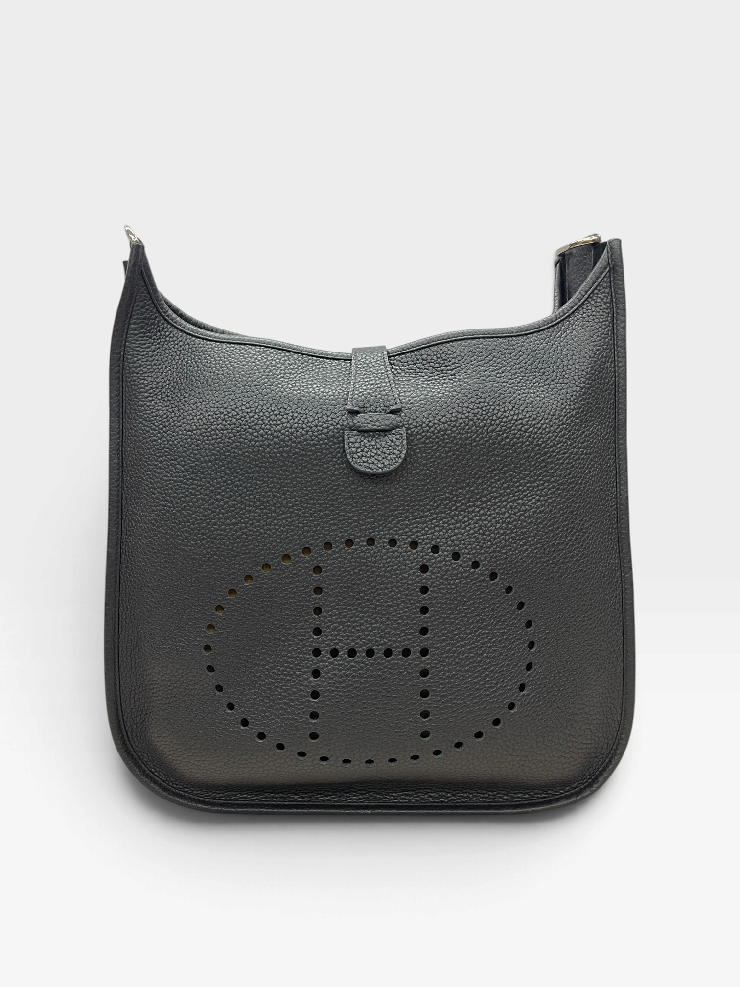 Pre-Owned HERMES E29 / Stamp T / Product Code: 101703