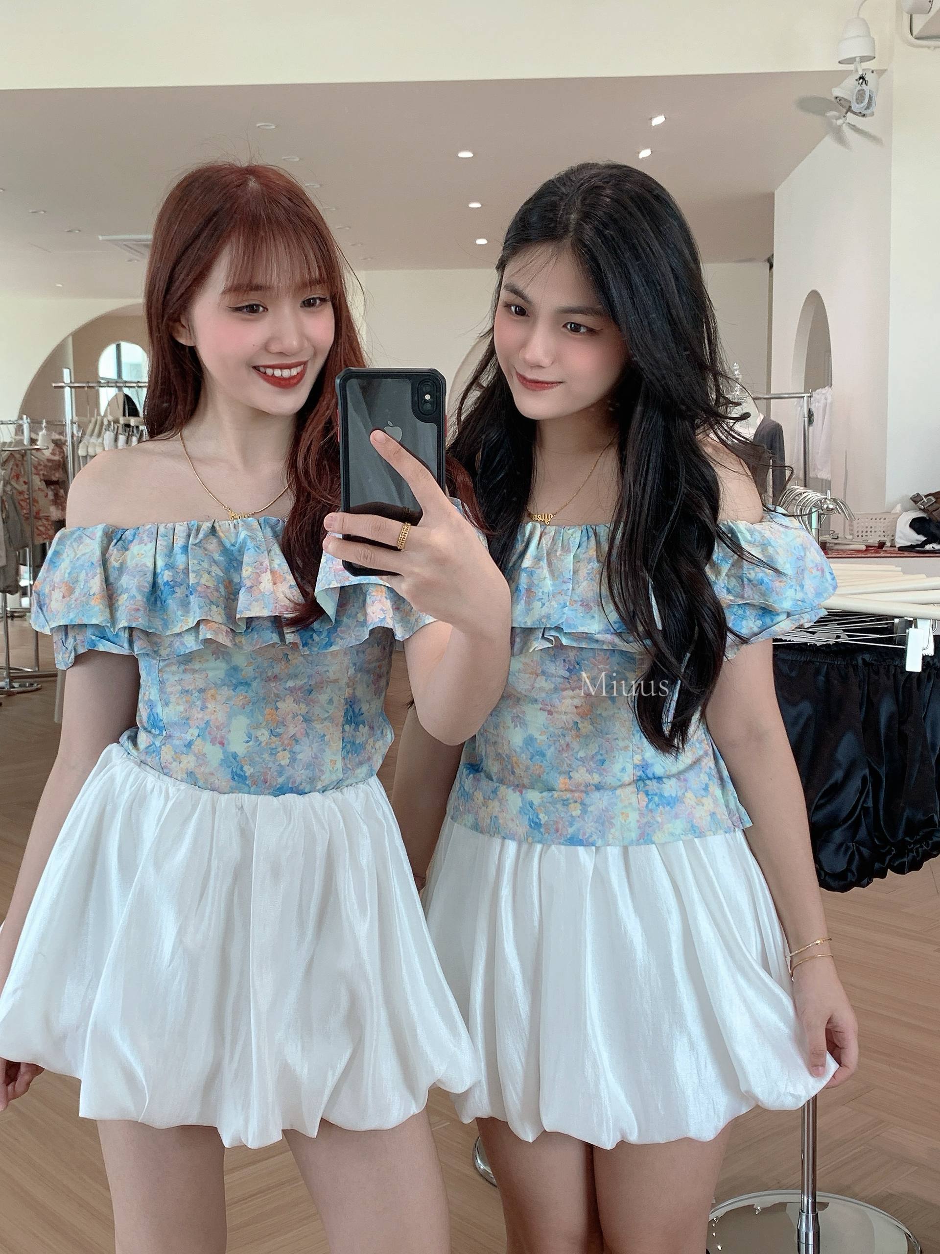 4417 一字肩上衣