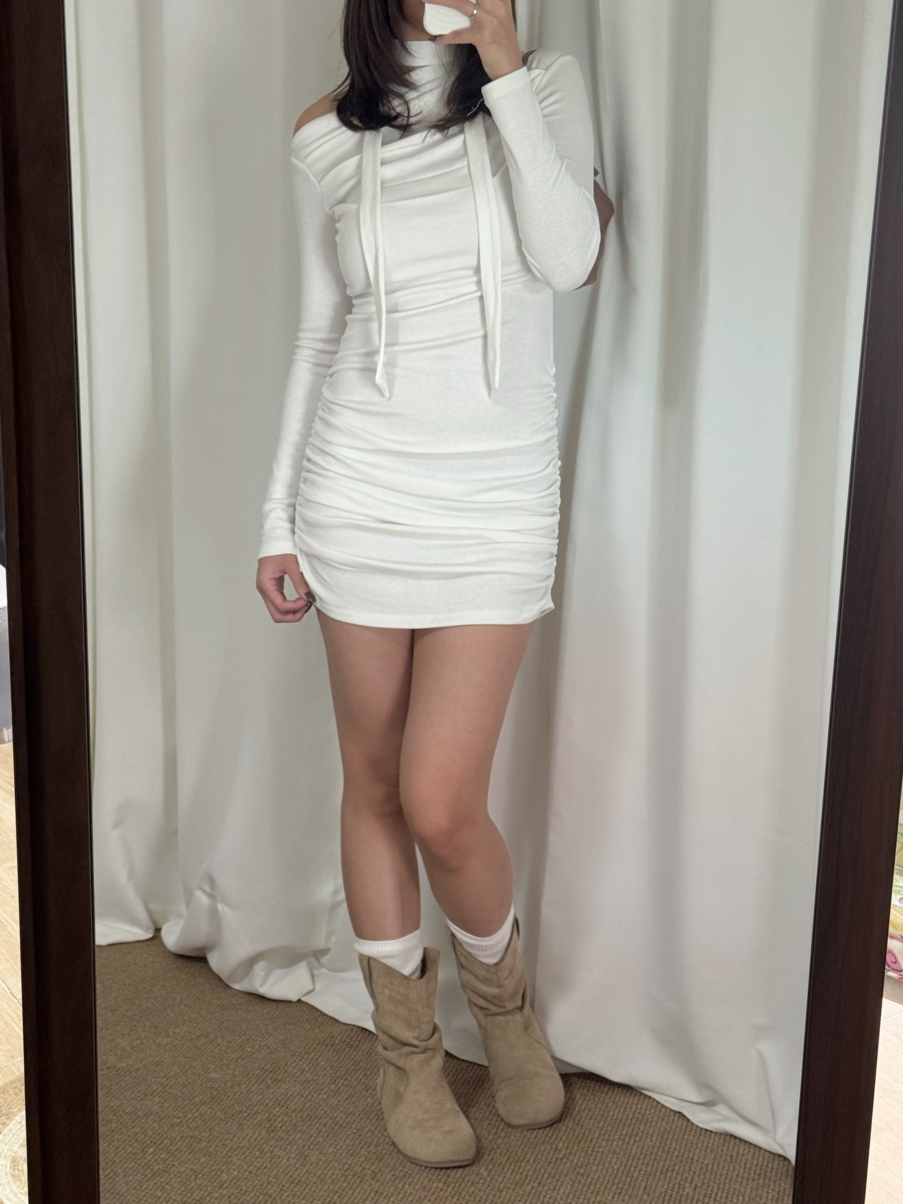 仙氣垂褶斜膊頸帶連身裙(四色入)