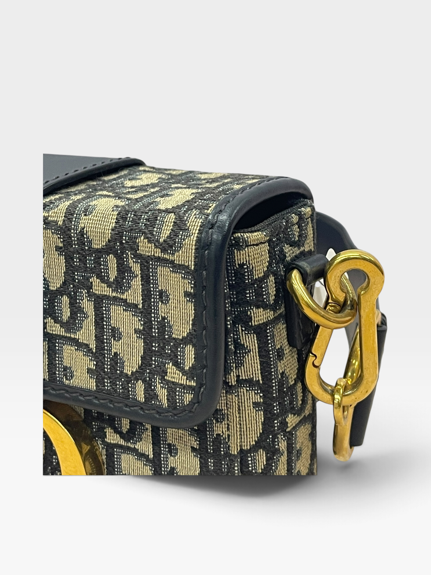 Pre-Owned DIOR 30 Montaigne Bag / Product Code: 100107