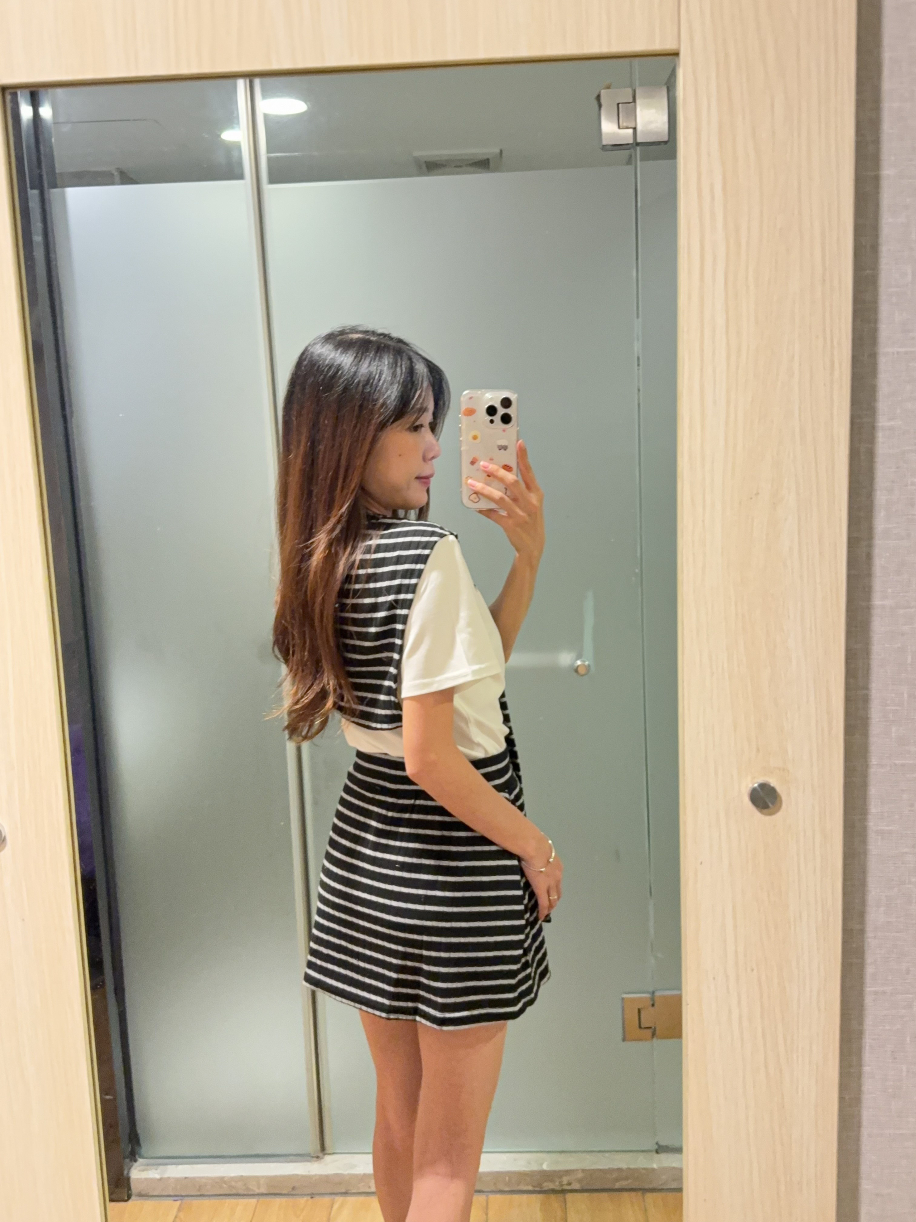 条纹披肩字母上衣+半身短裙 三件套装R2995