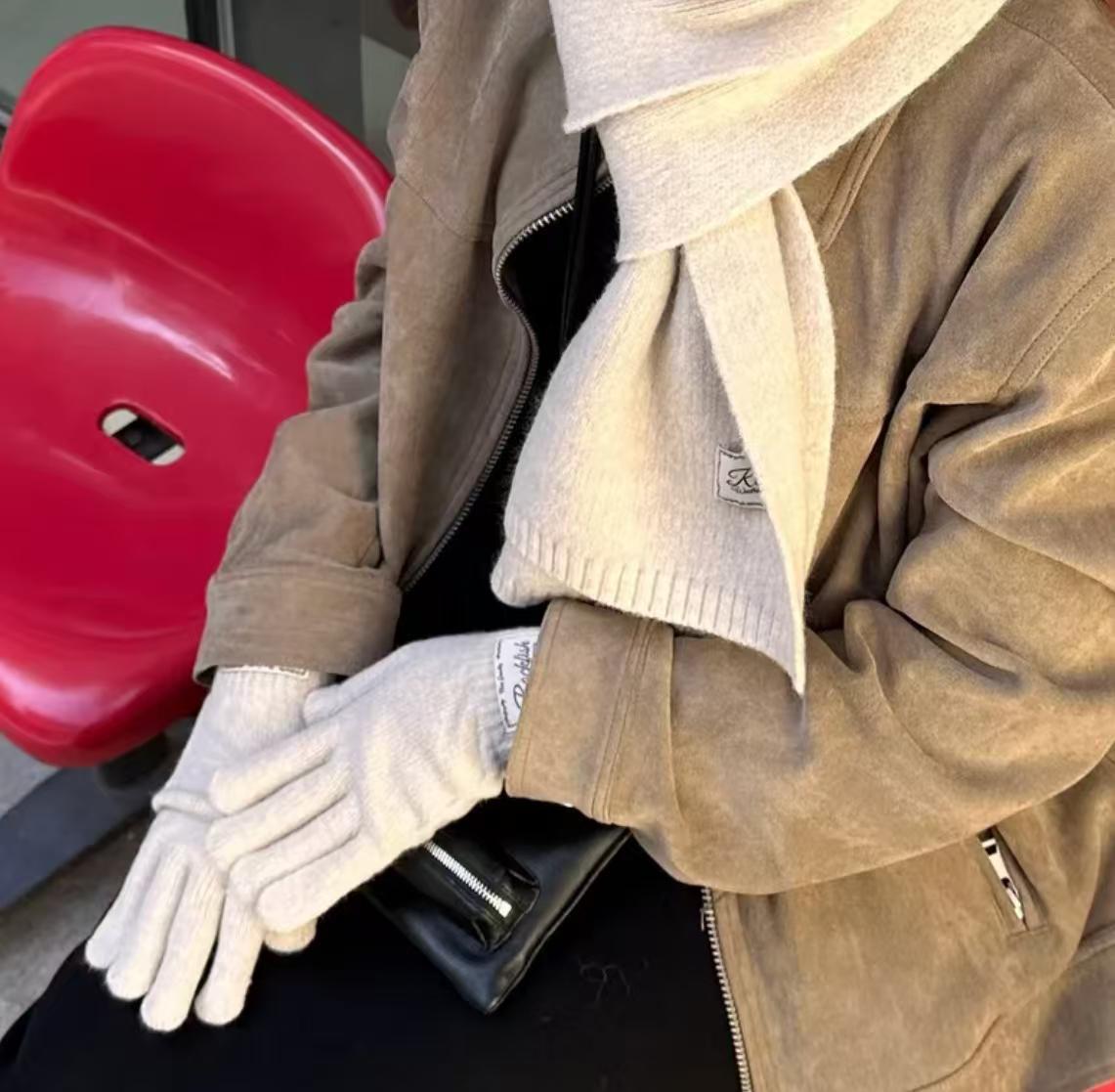 rockfish圍巾手襪禮盒 🉐限時折扣 三個顏色：pink / cream /light grey