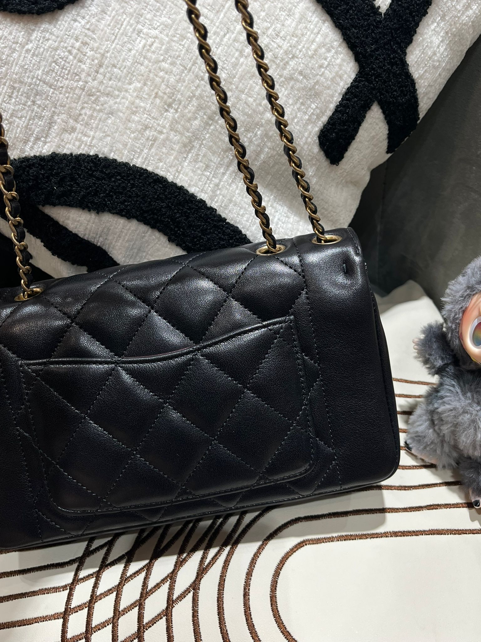 Chanel Diana flap bag 黑金扣 100%Authentic, 98%New  ✅20card✅Dust bag✅box