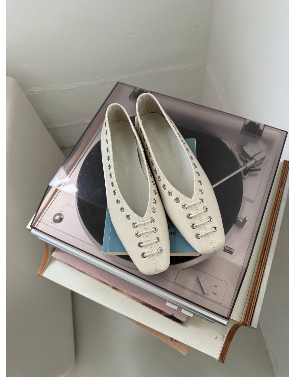 Stylish Eyelet flat shoes