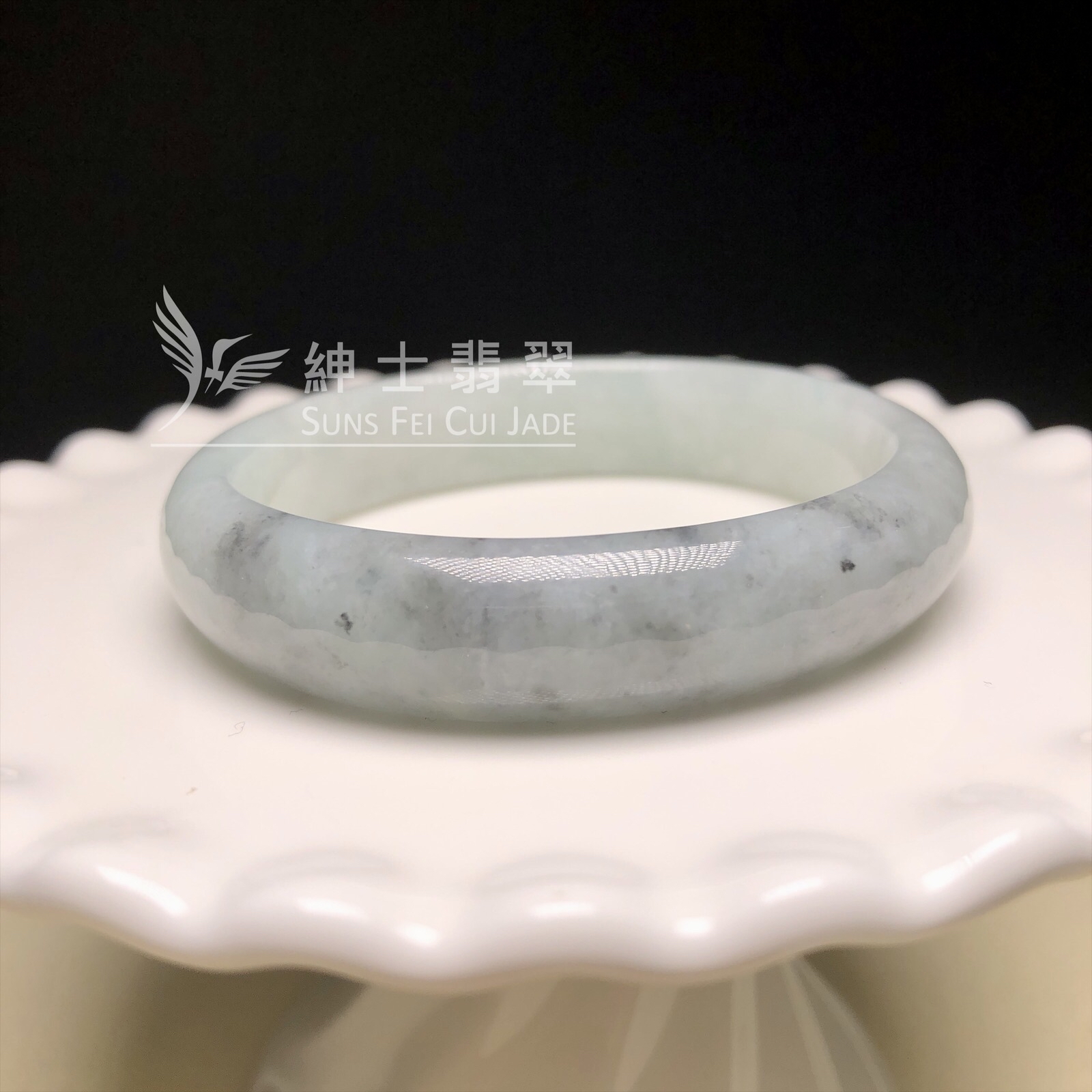 烏雞淡綠貴妃鐲49.3 YM00251