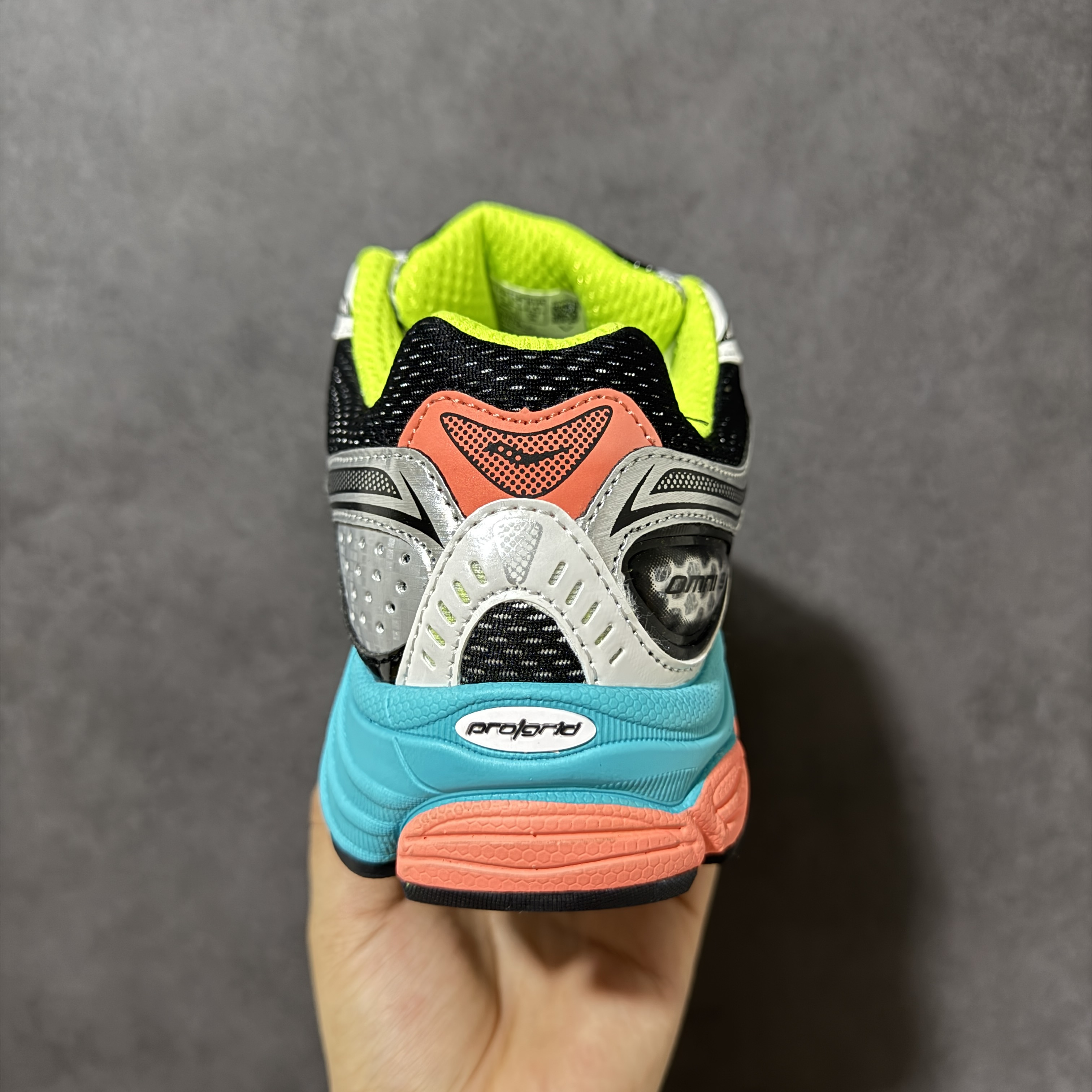 Saucony ProGrid Omni 9 OG