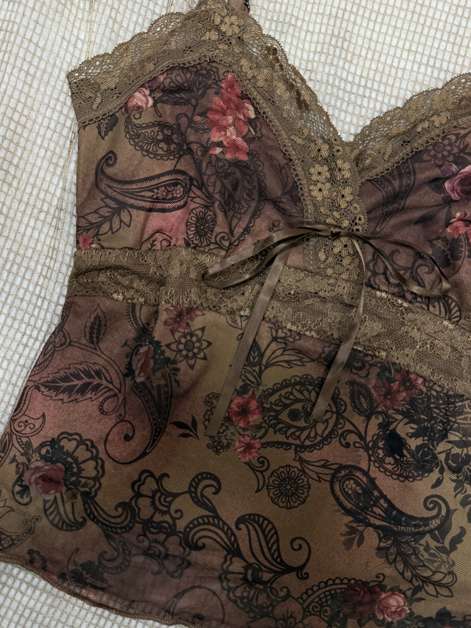 Romwe Vintage Mesh Overlay Cami