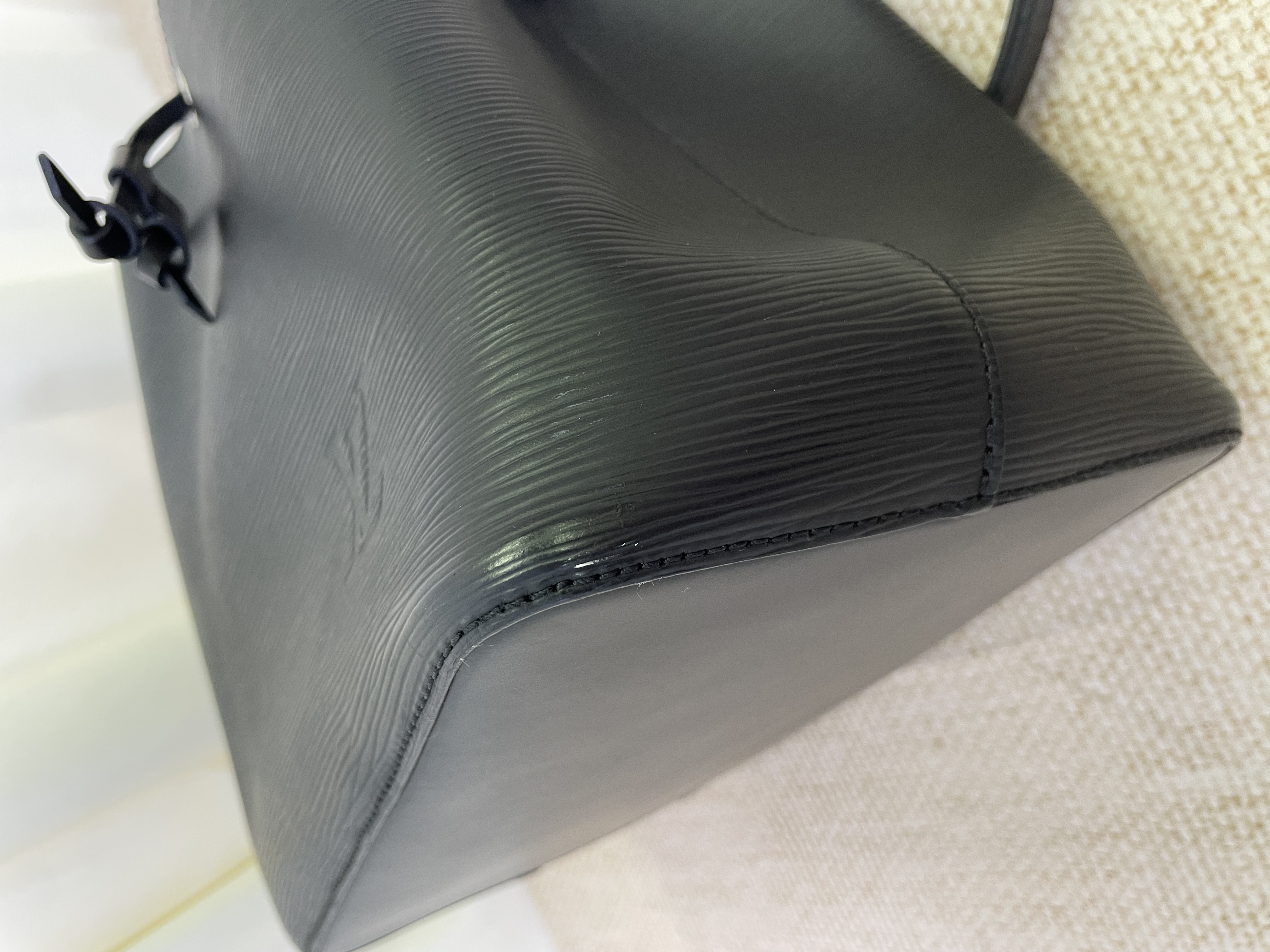 Pre-owned Louis Vuitton NéoNoé MM bucket bag / Product Code: 26031005