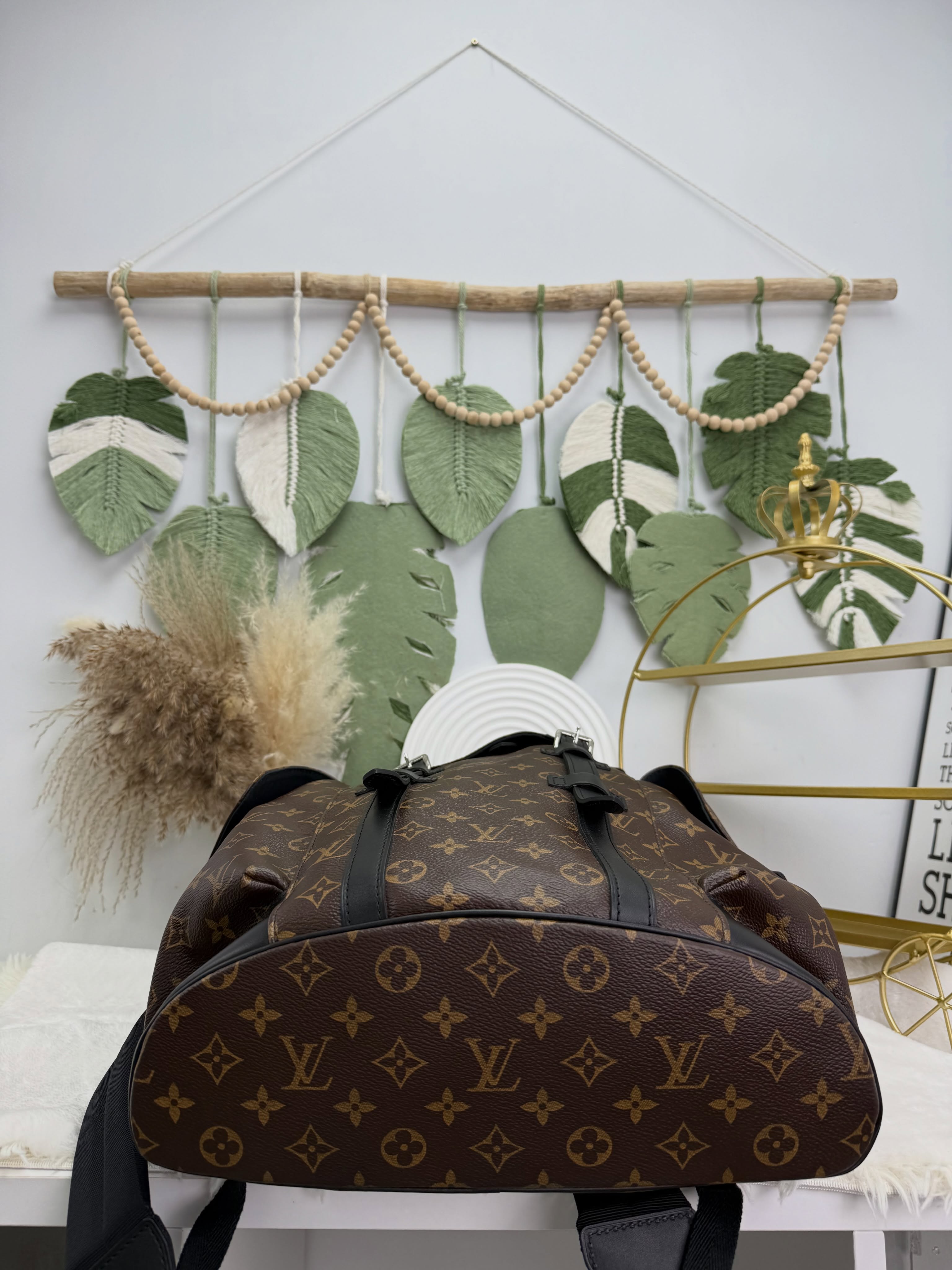 LV👜 PRE OWNED 🛍️Christopher MM Backpack 晶片款 老花帆布配黑色皮革💼有塵袋 🖤