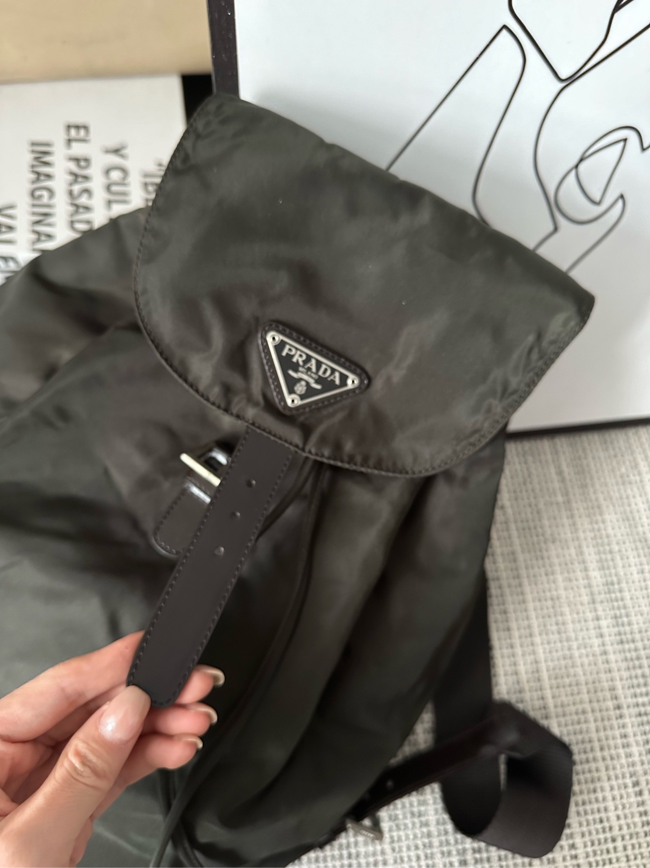 【預訂貨品】Prada降落傘黑茶色尼龍書包