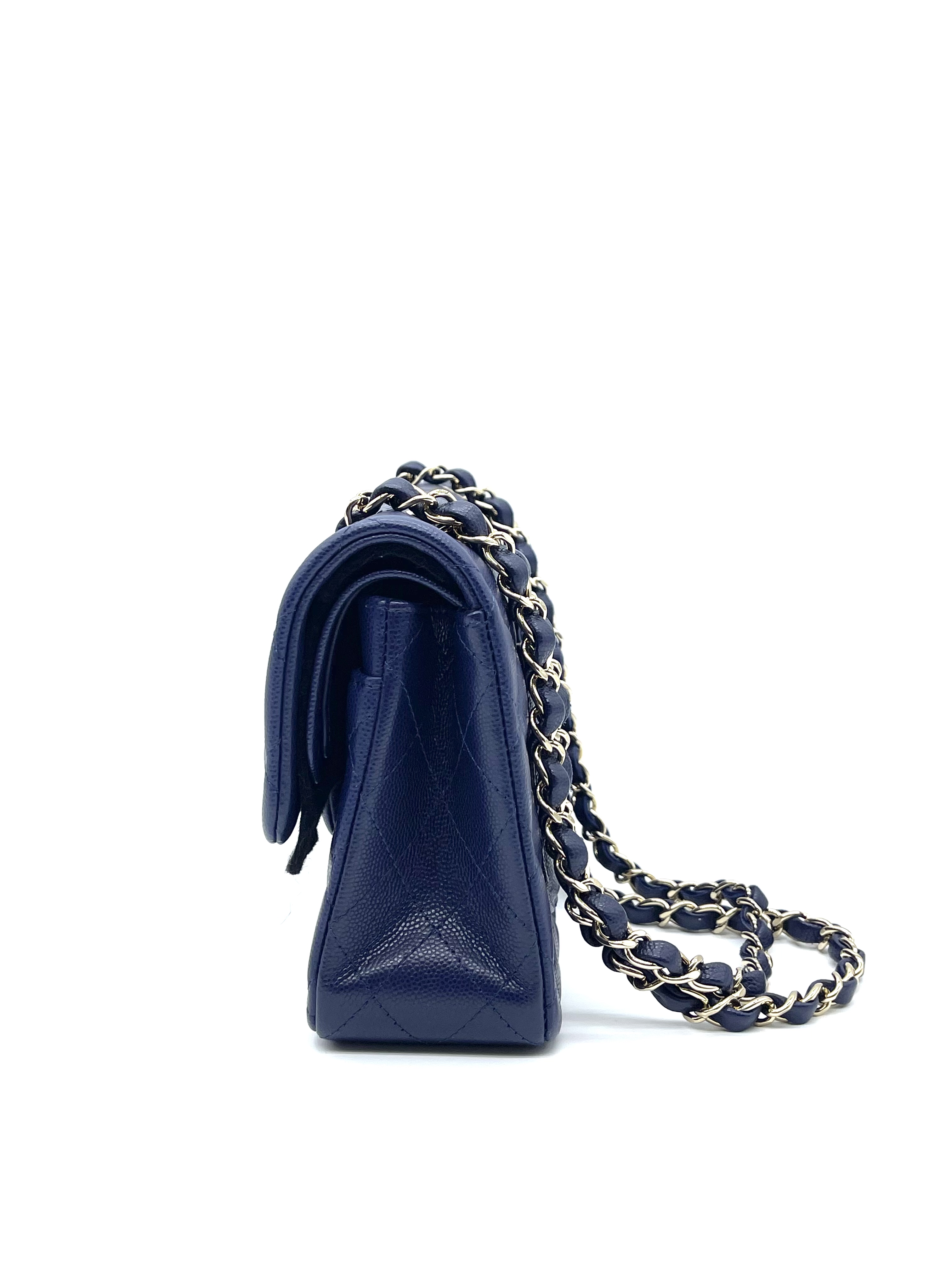 Pre-owned Chanel Small Caviar Classic Double Flap Bag / Product Code: 26032708