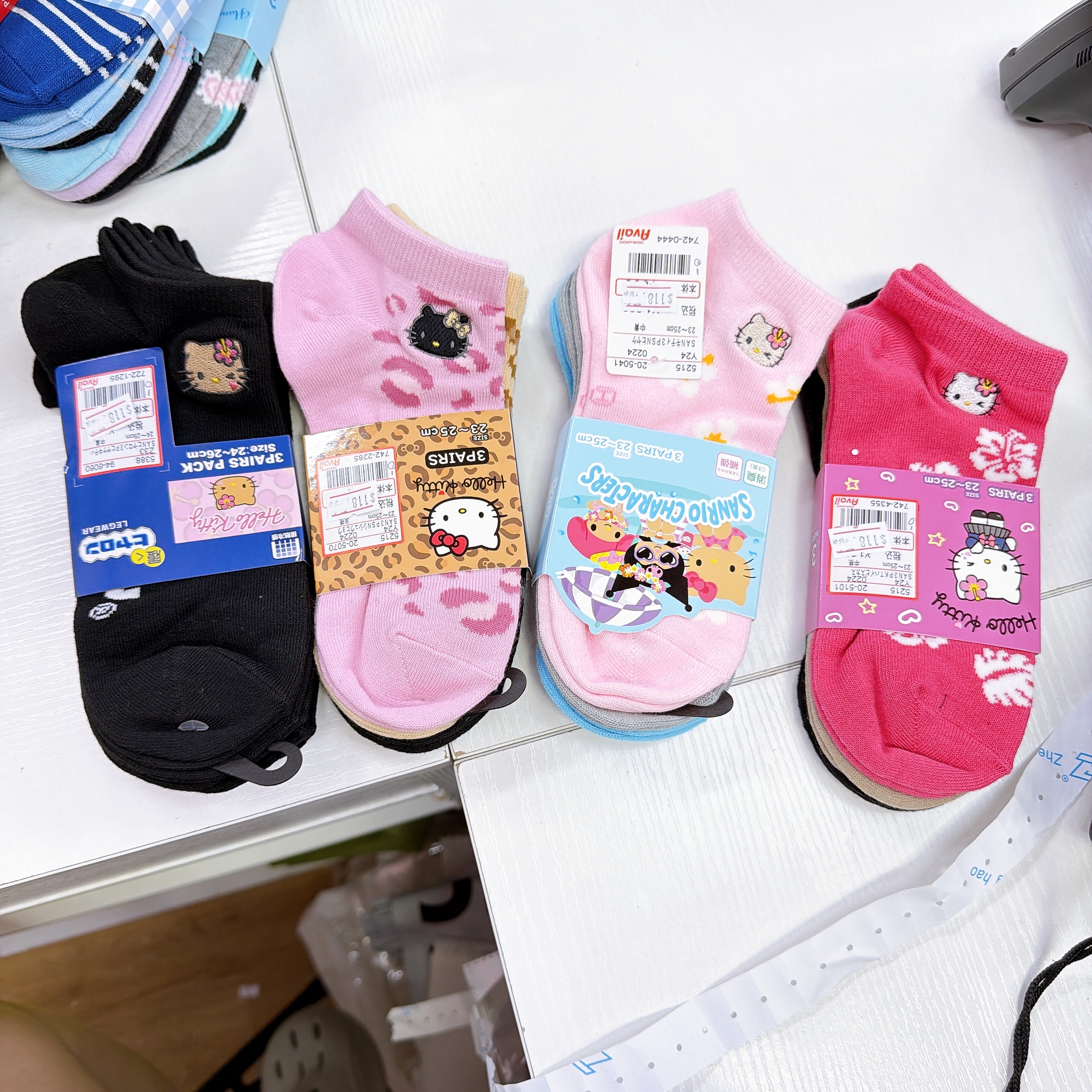 日本直送Hello Kitty一set三對短襪