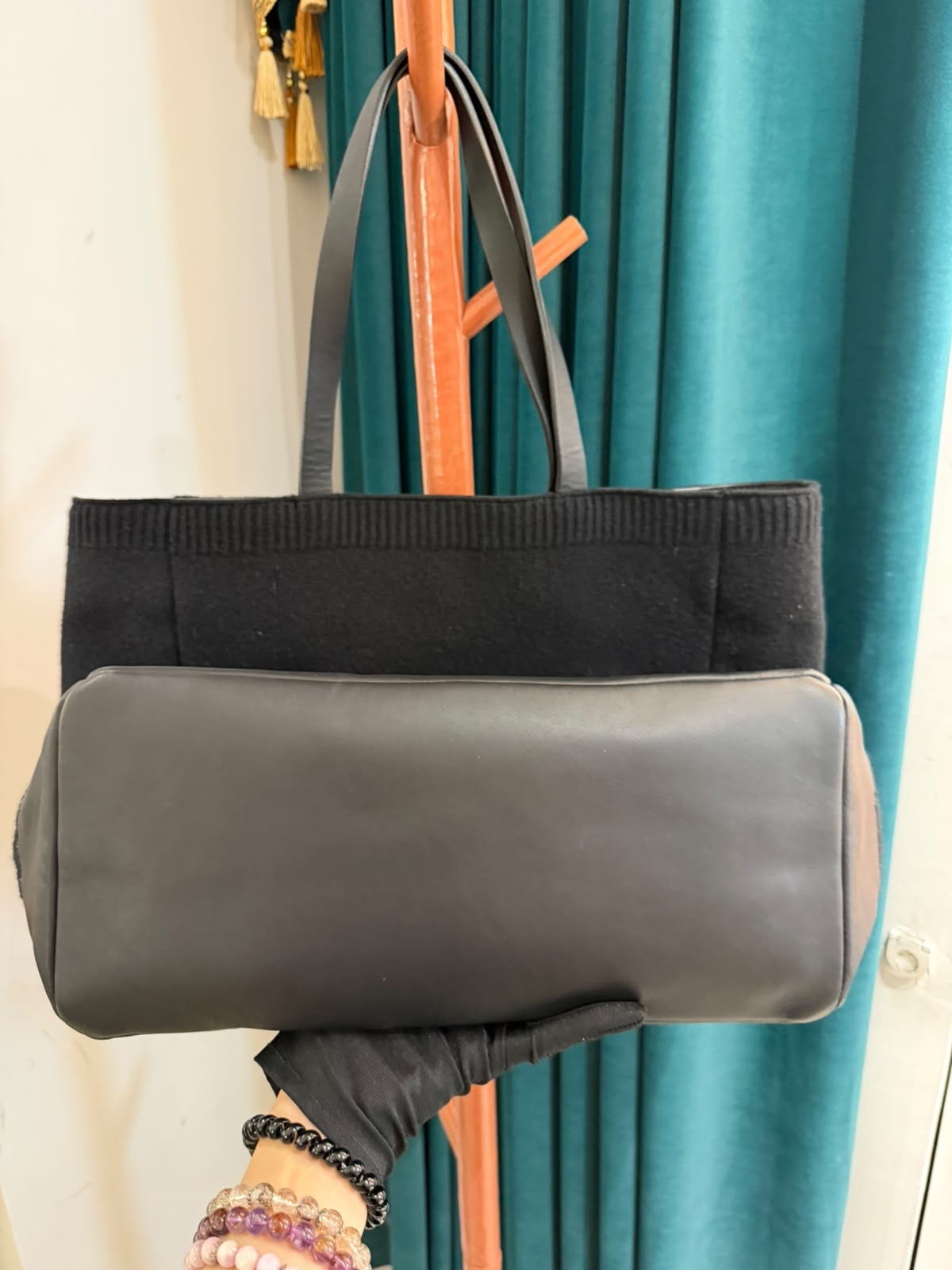 直播貨品 |  [1個-$100 2個-$300］J49