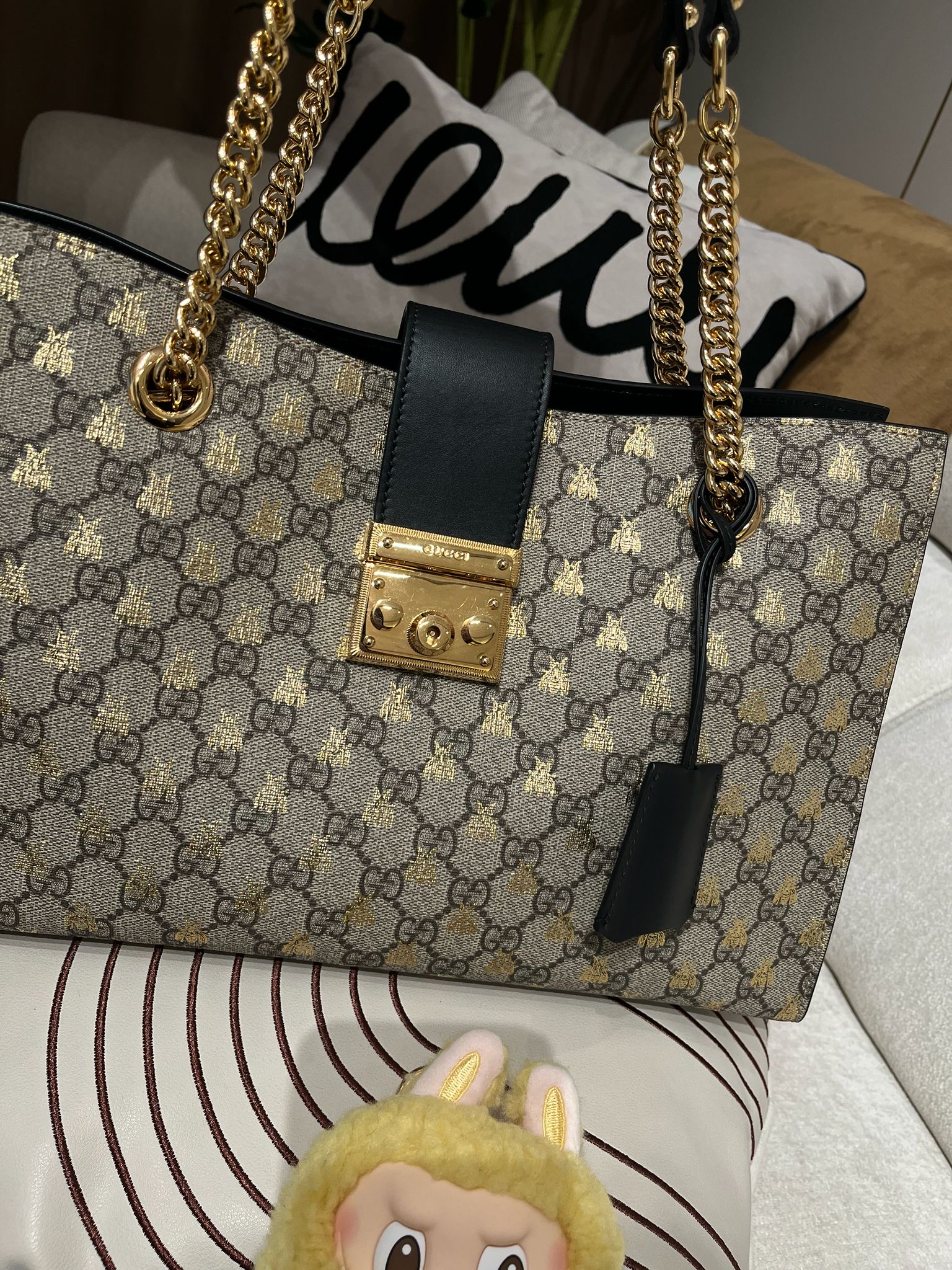 GUCCI PADLOCK GG SUPREME BEE CHAIN SHOULDER BAG  100%Authentic 98%new✅dust bag 