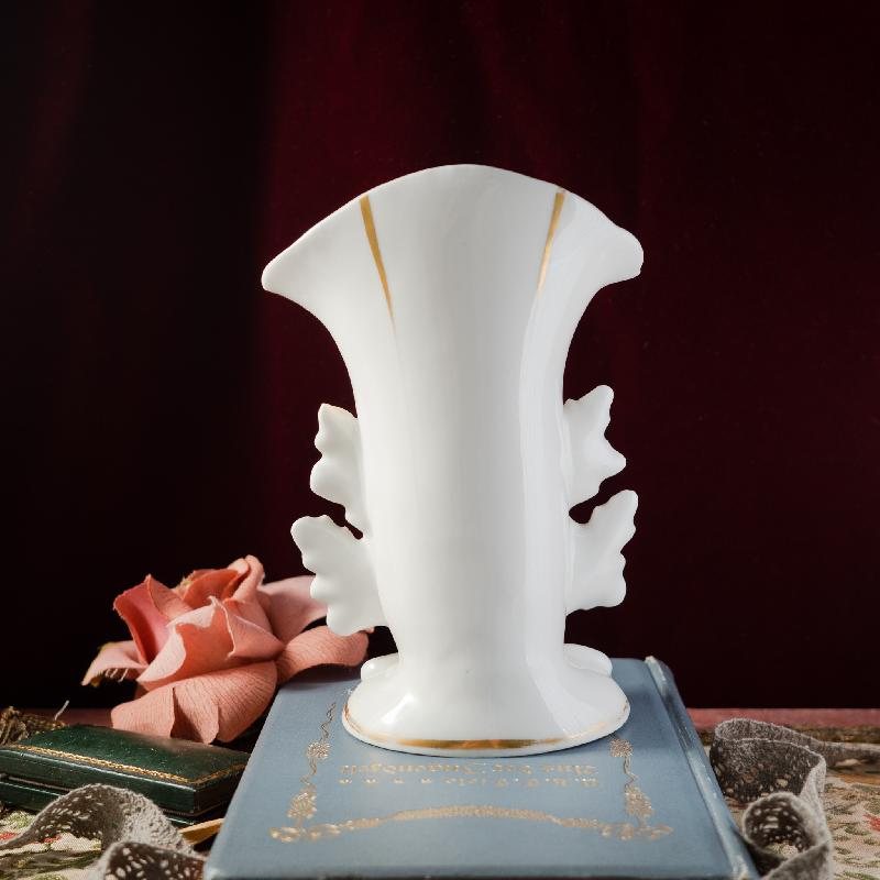 Antique Victorian c.a.1860s Handpainted Floral Gold Trimmed Leaf Shape Spill Vase (MT1546-1)
