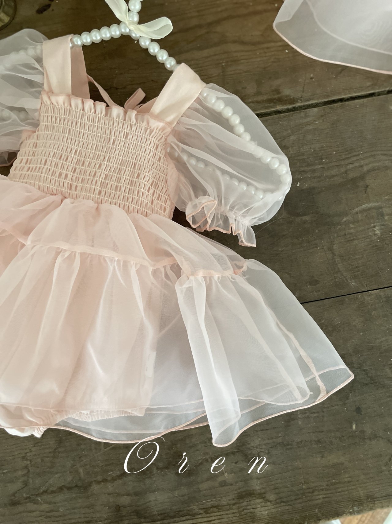 ☀️預訂 韓國直送☀️🇰🇷Oren兩色歐根紗泡泡袖包屁裙/連身裙