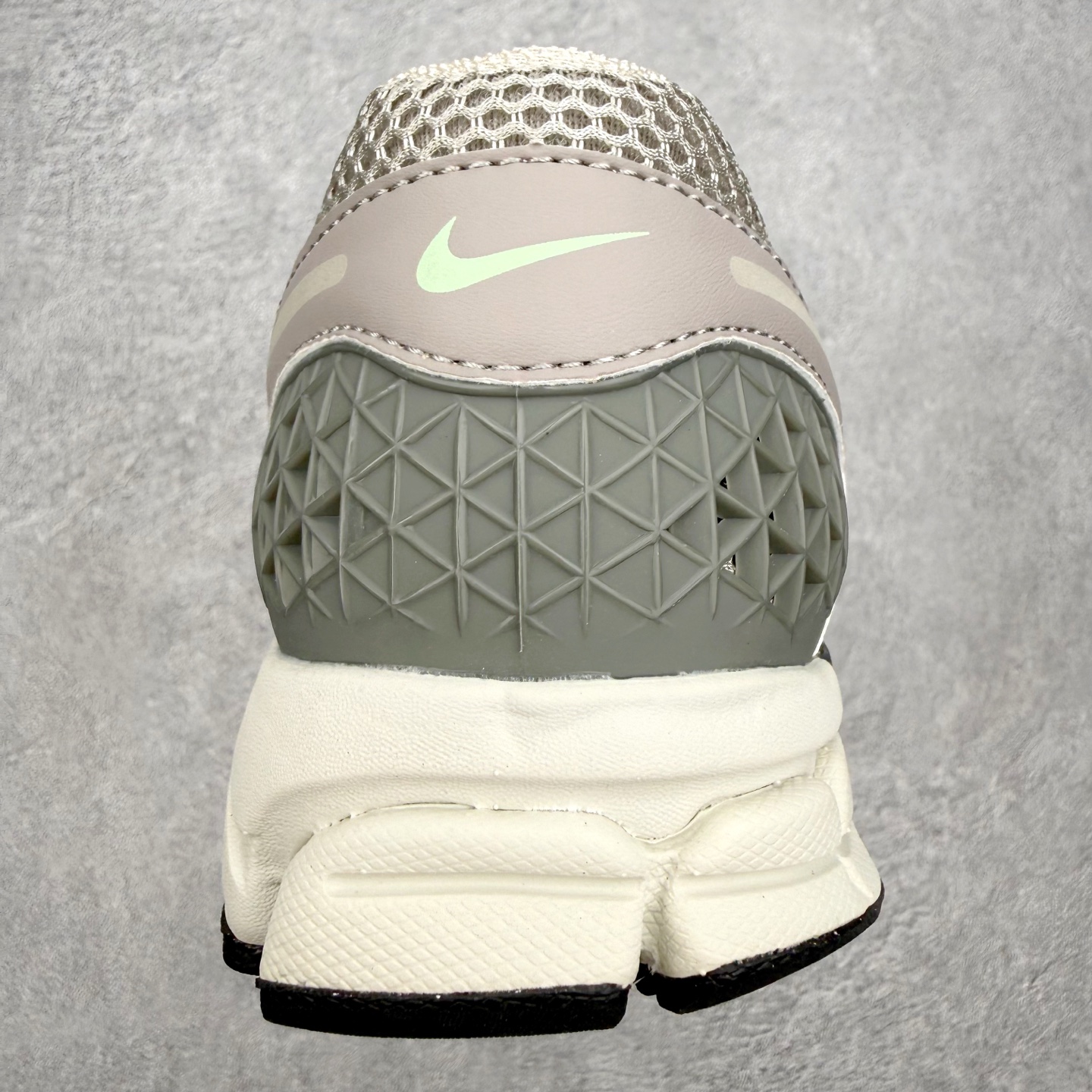 Nike Air Zoom Vomero 5 FB8825-001