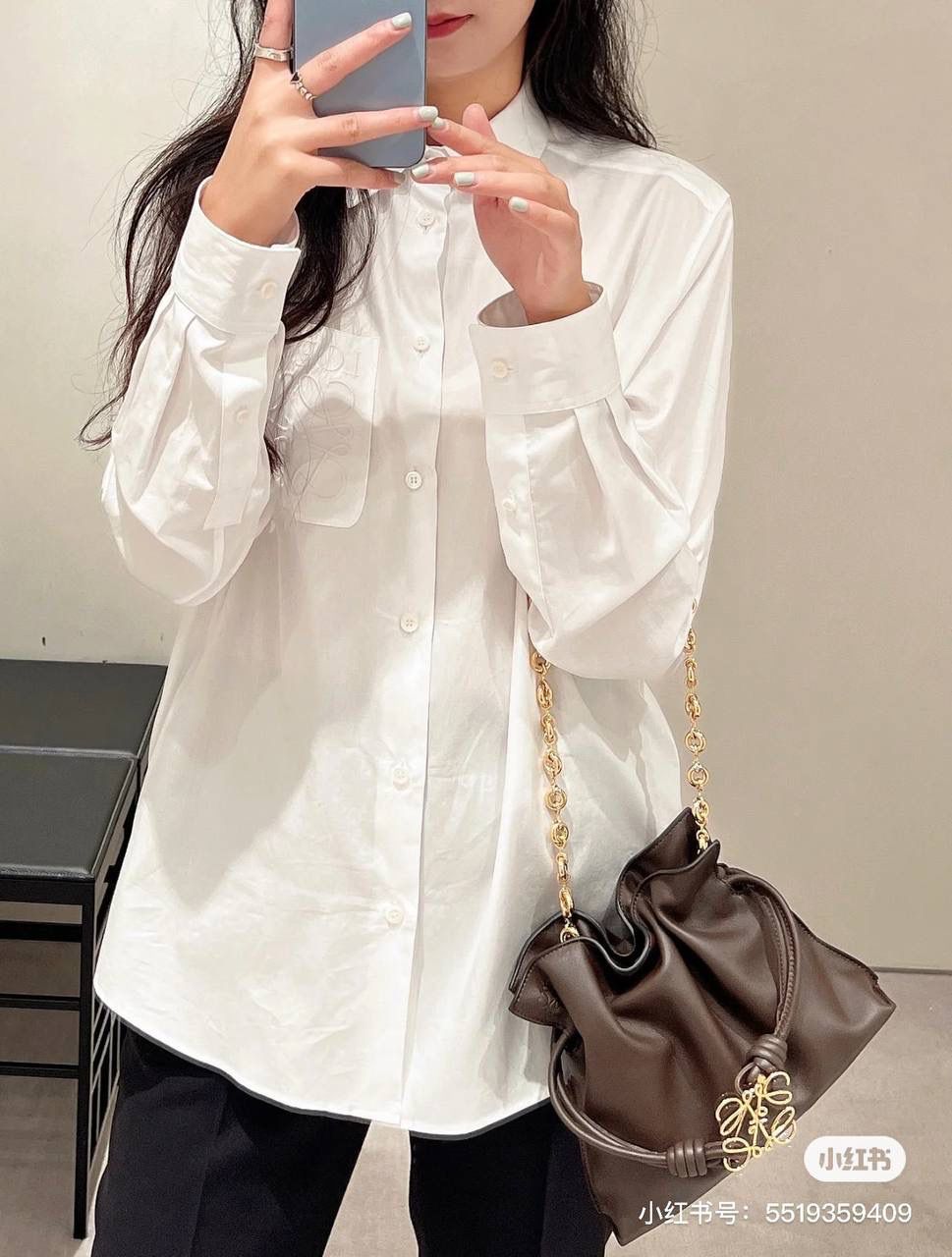 👑人气单品: LOE饰品胸针👑💏【金色/银色】 ❤️纯黄铜，真空电镀18K真金，纯德国进口设备铸造，精湛的手工艺，顶级还原。👌🏻 ❤️尺寸约5.1*4.7*0.15cm