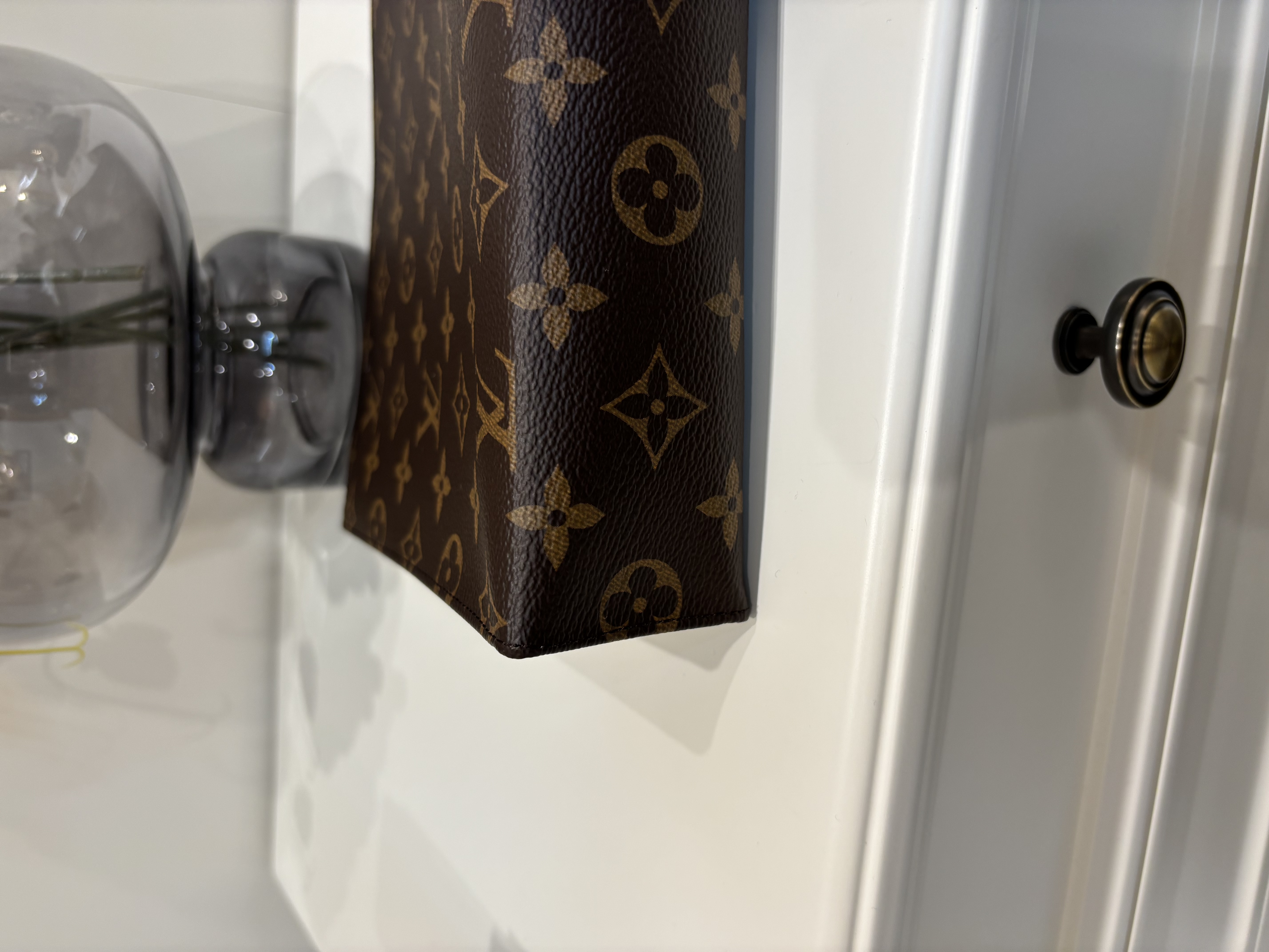 Lv pochette Toilette 26 clutch Monogram 梳洗包100%Authentic, 99%New