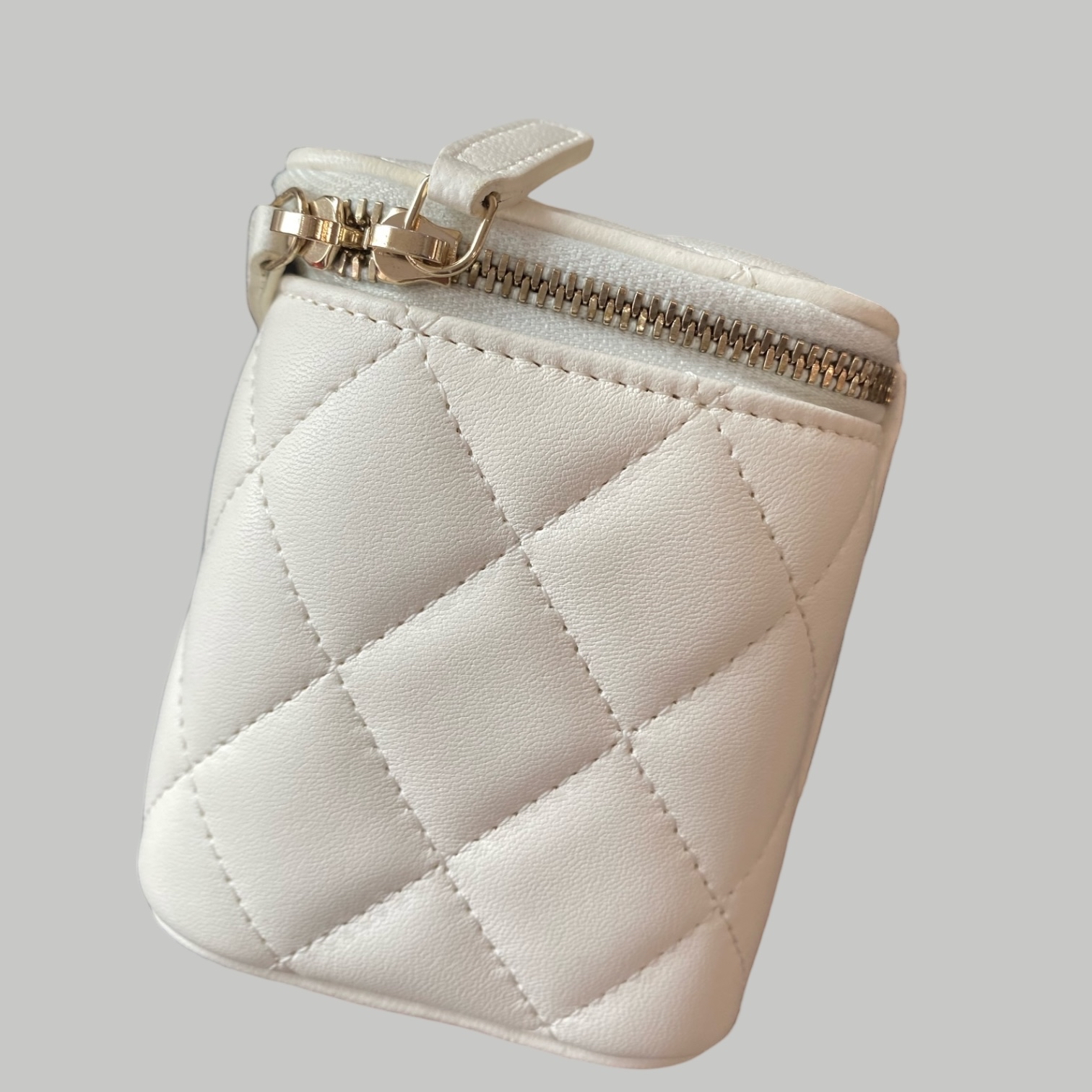 Chanel Lambskin vanity羊皮金球長盒子