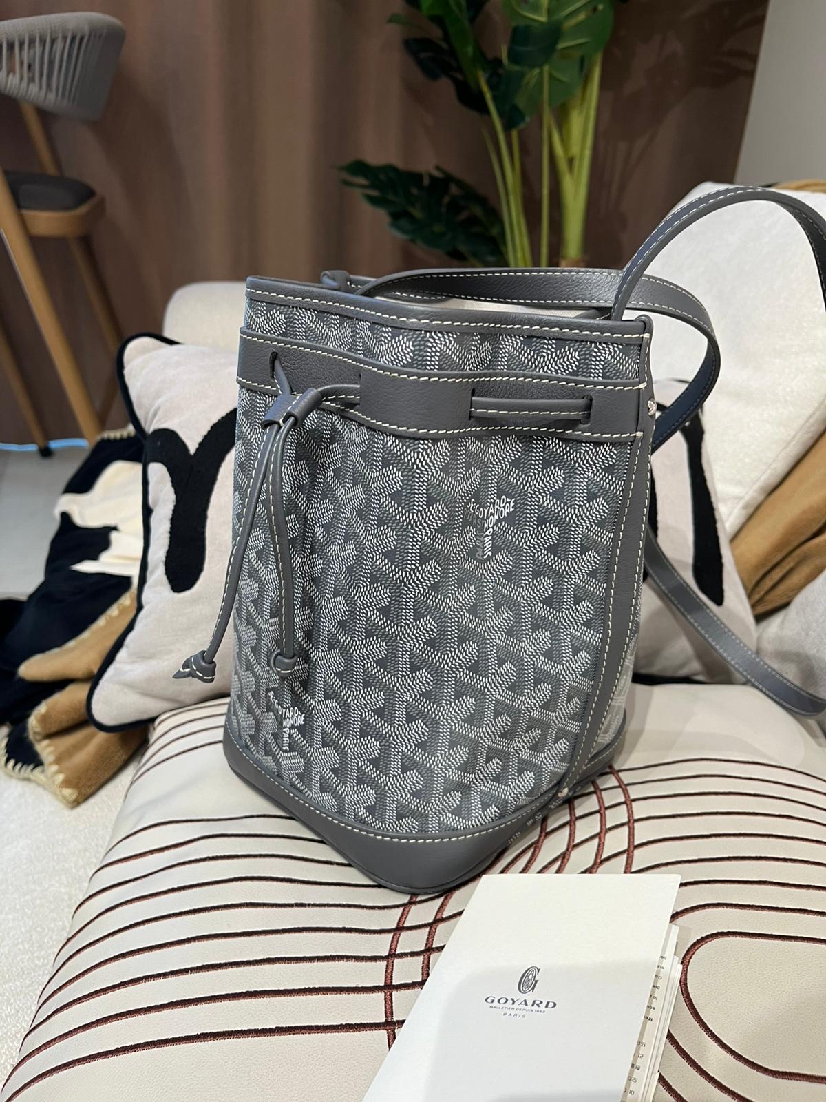Goyard petit flot bucket bag Grey 100%Authentic,99%new unused ✅25年專門店收據✅dust bag