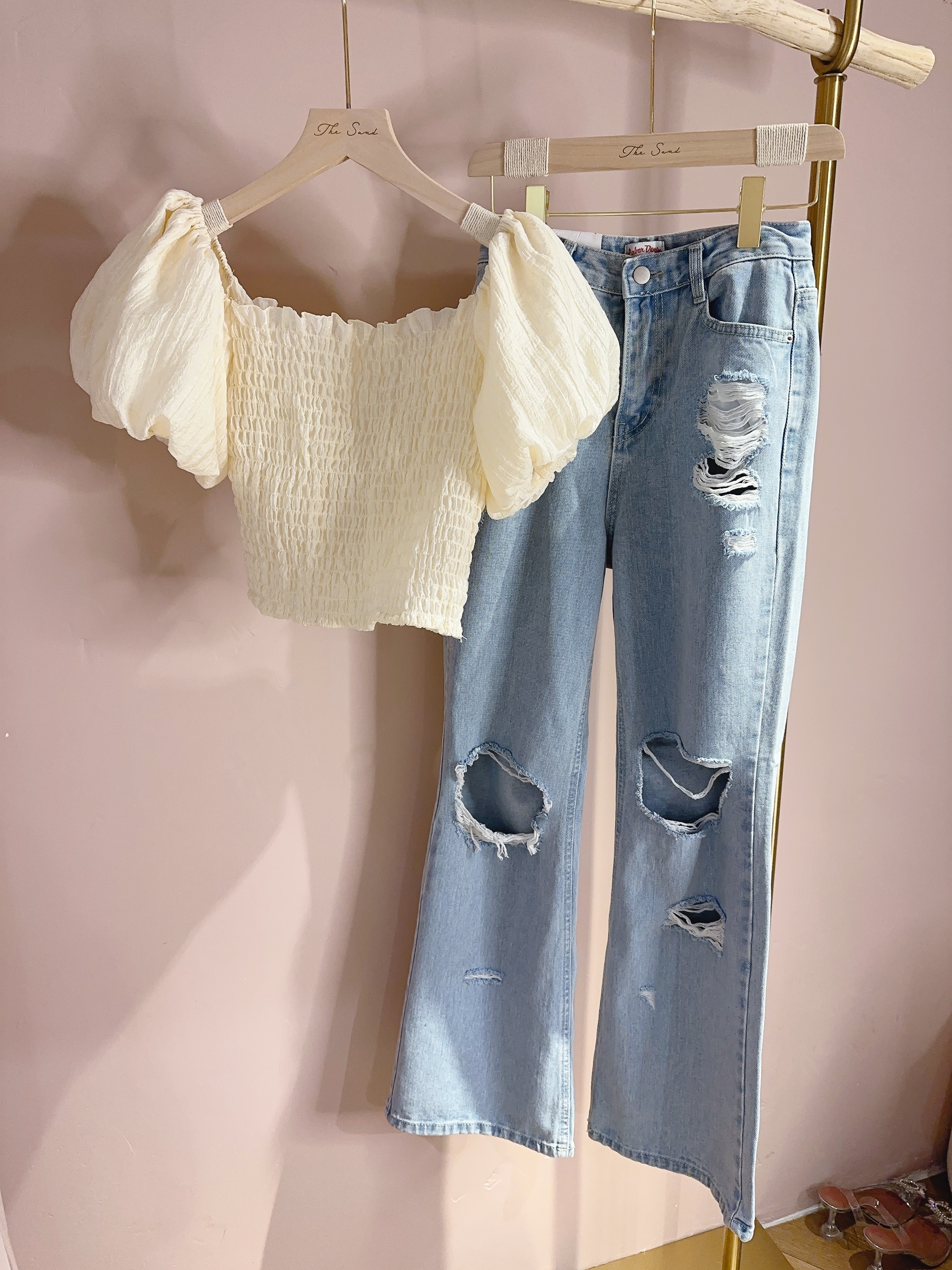 ♥︎初夏微喇叭Ripped Jeans