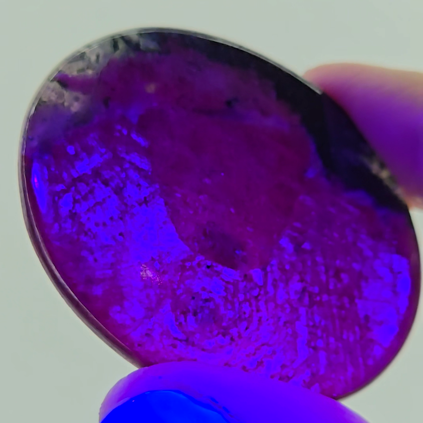 Ruby in zoisite cabochon with hexagonal prism and UV - RBY122