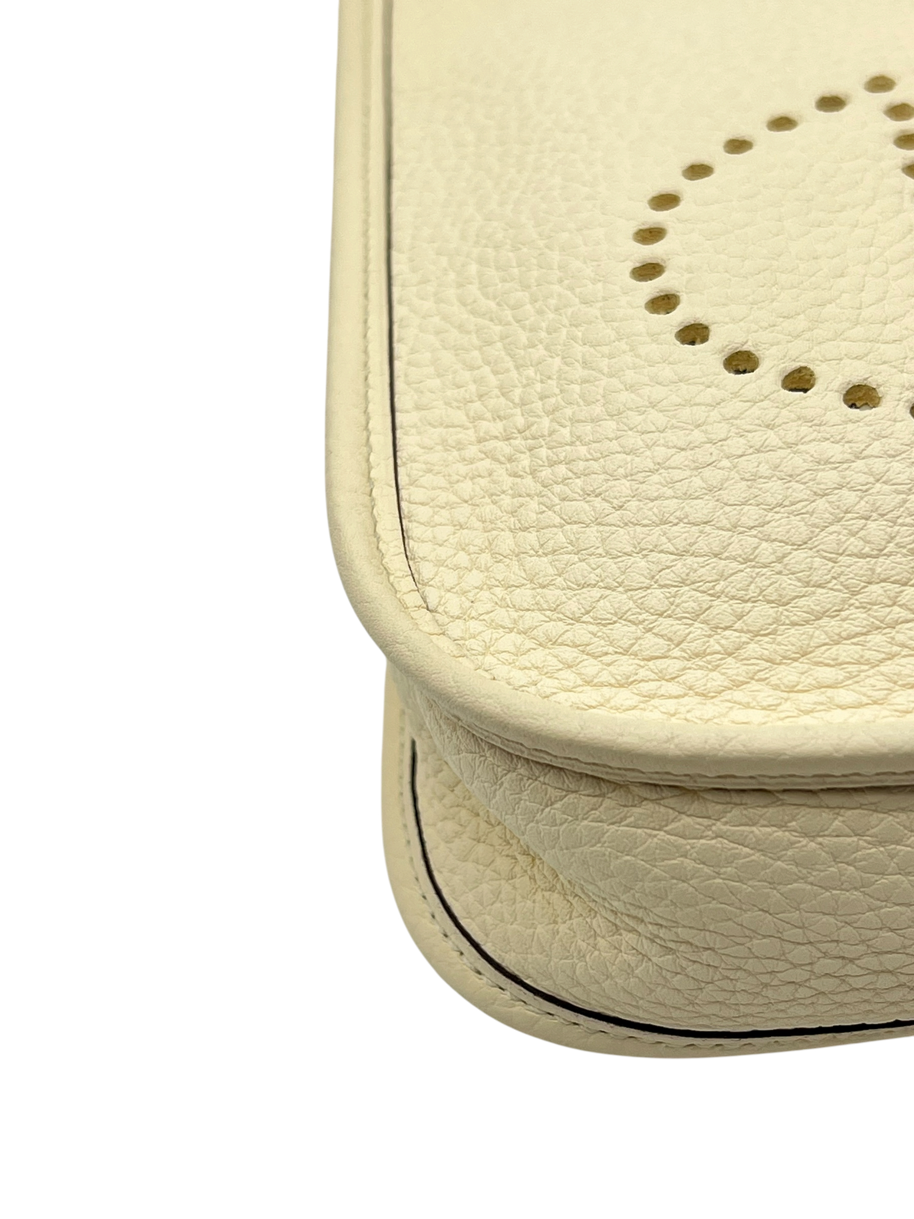 Pre-Owned HERMÉS Mini E Stamp Z / Product Code: 26052905