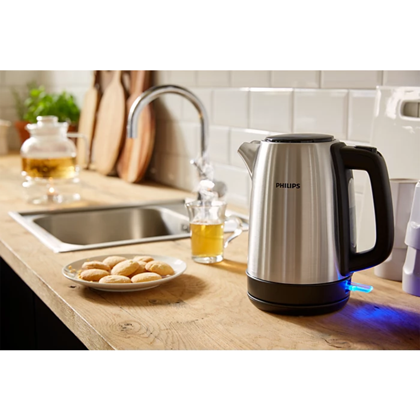 Philips 1.7L Stainless Steel Electric Kettle (HD9350/92)
