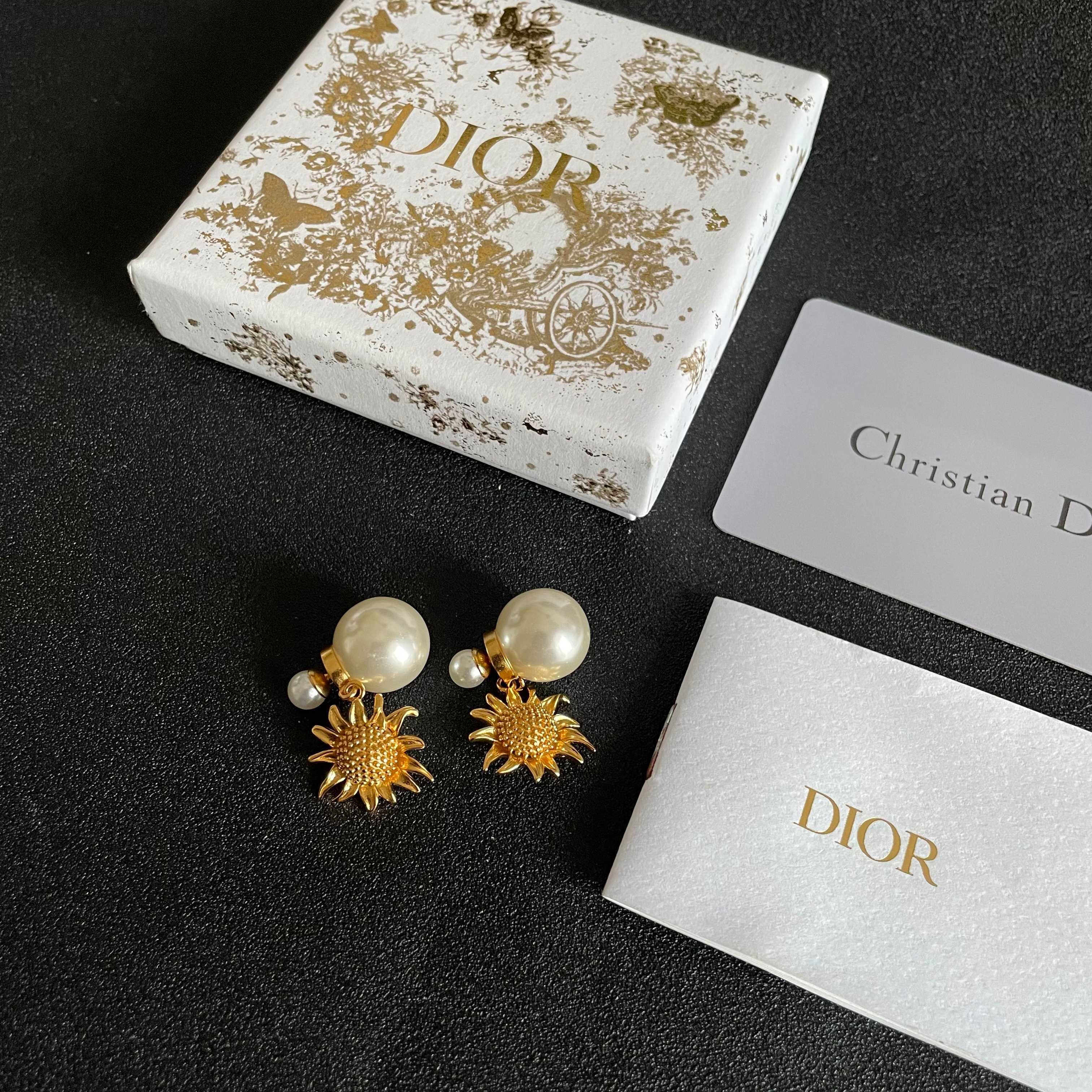 Dior 太陽花大小珍珠耳環
