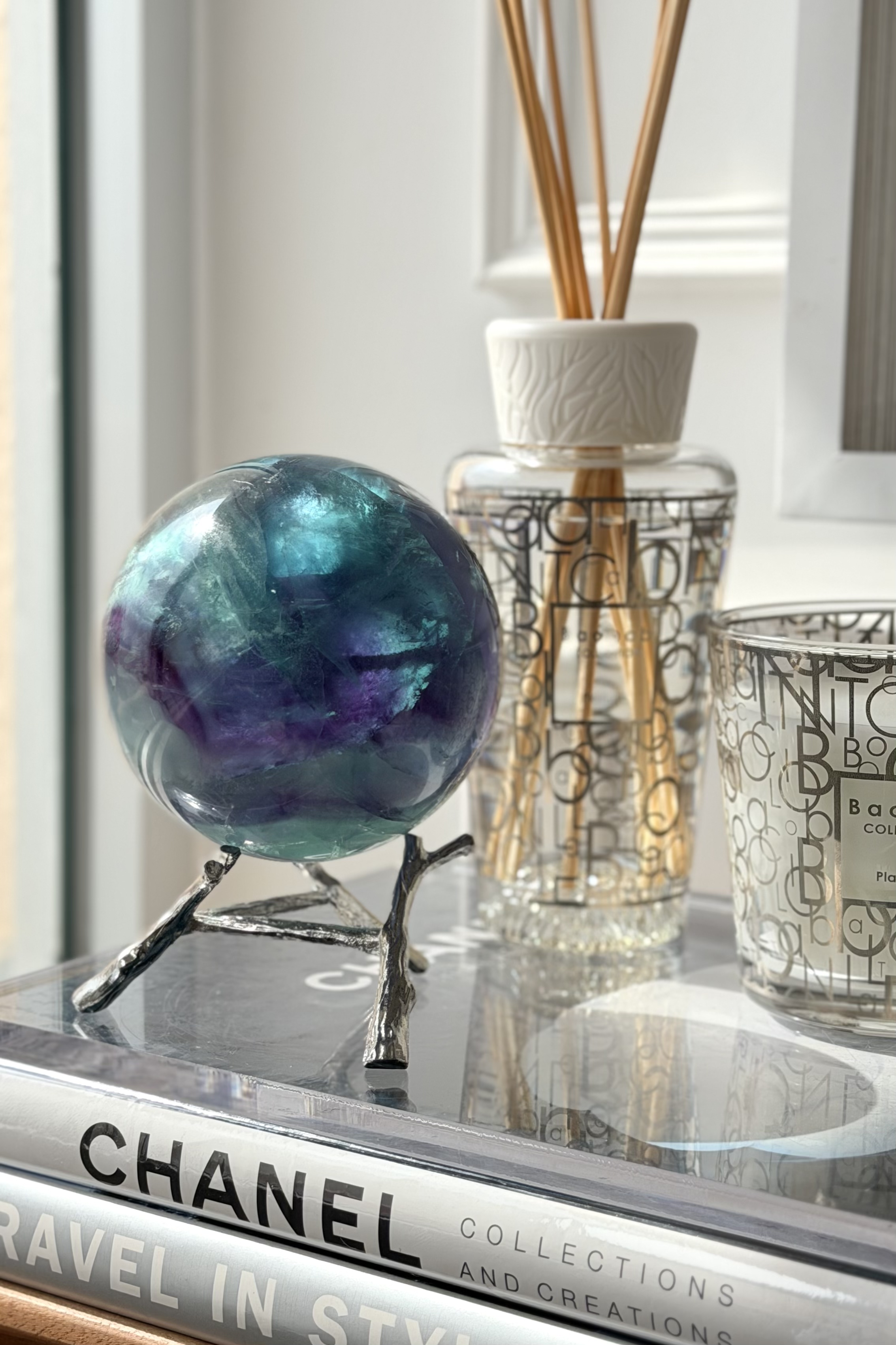 ༒1.3Kg+ 9cm紫藍綠千層紋螢石球༒    A30HFN7G1Mtm-RA27*6TF