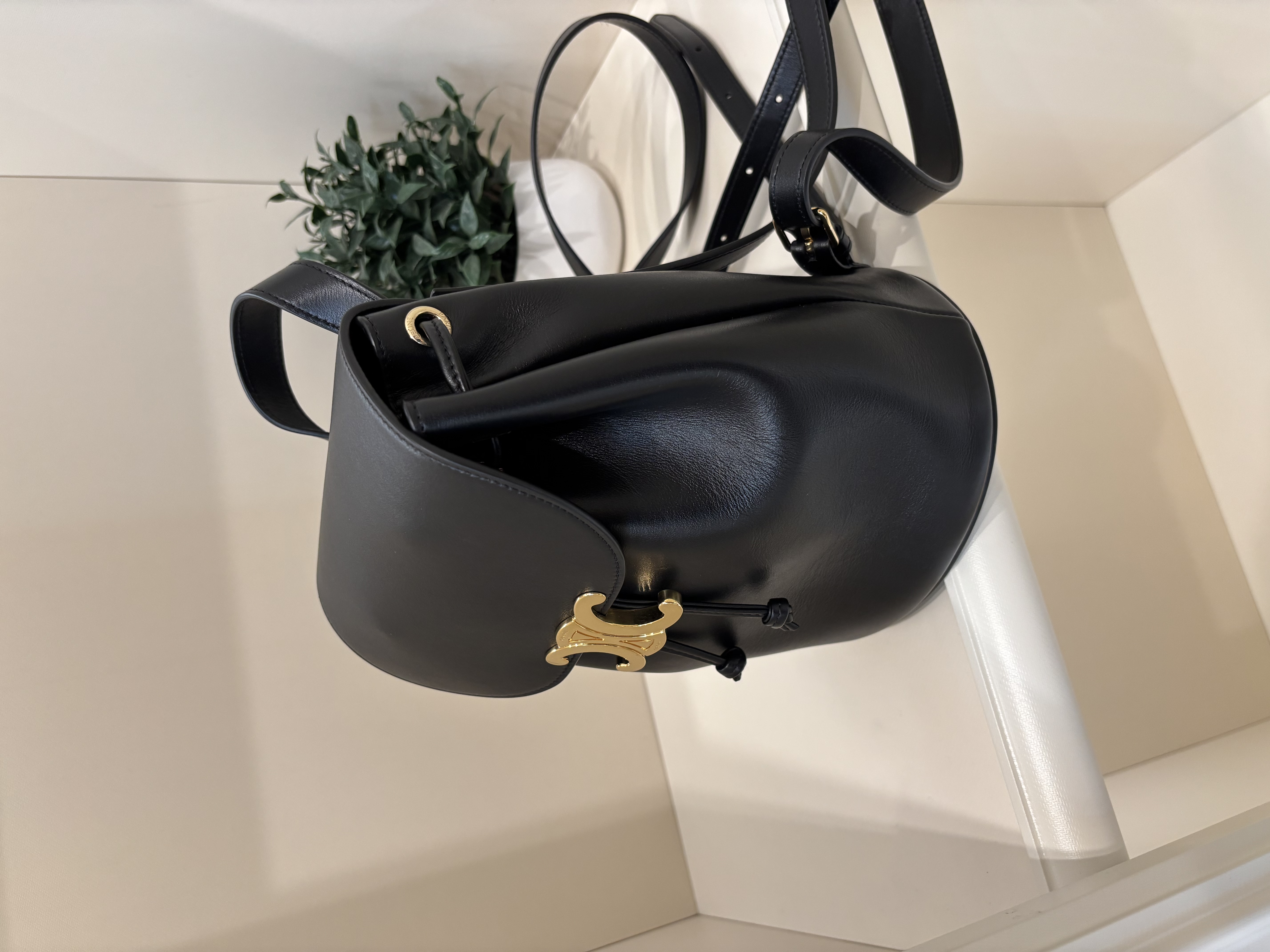 Celine Bonnie Backpack 黑色金扣 100%Authentic, 98%New ✅Dust bag
