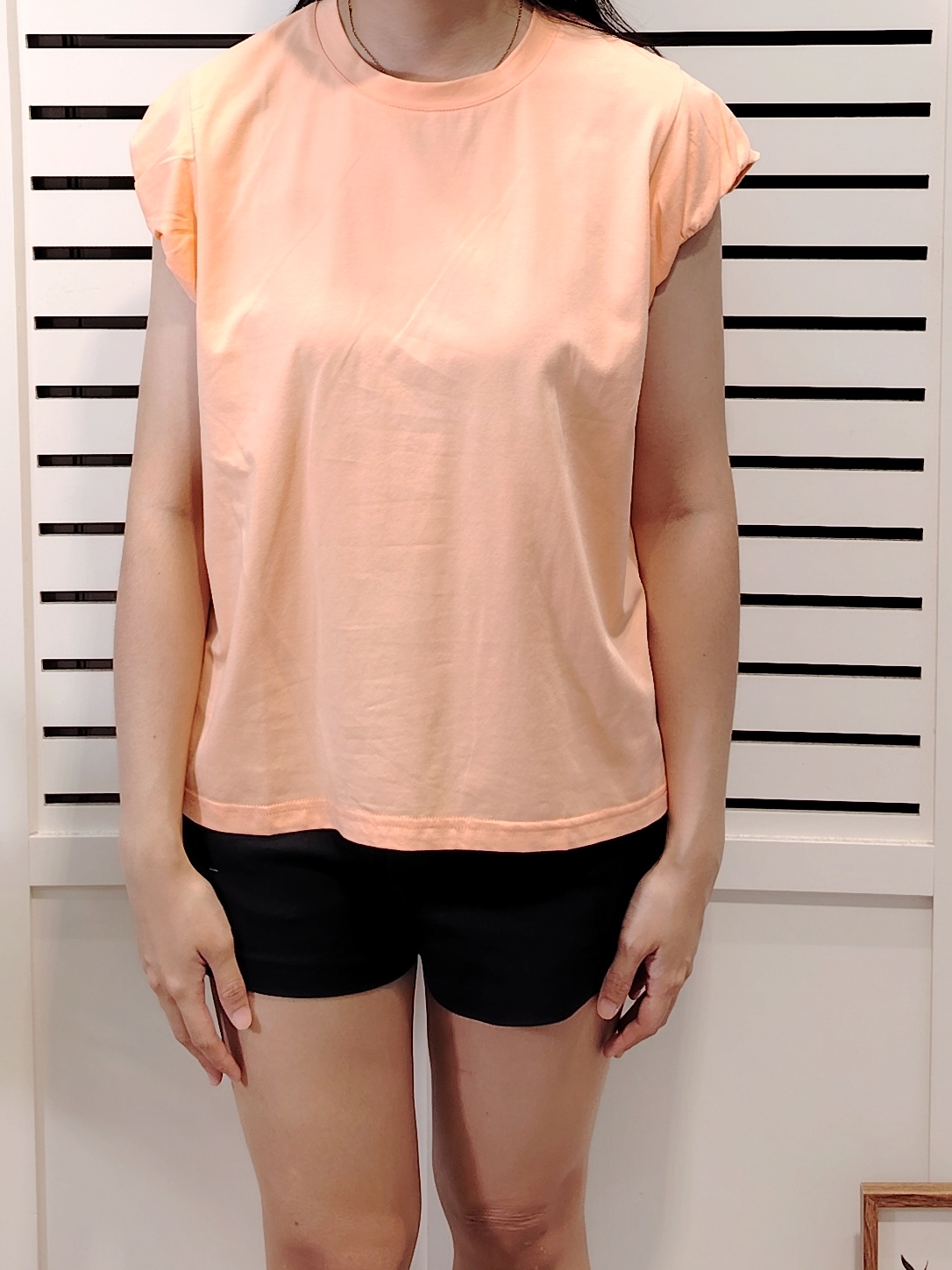M2889 Wrinkled Sleeve Round Neck T-Shirt