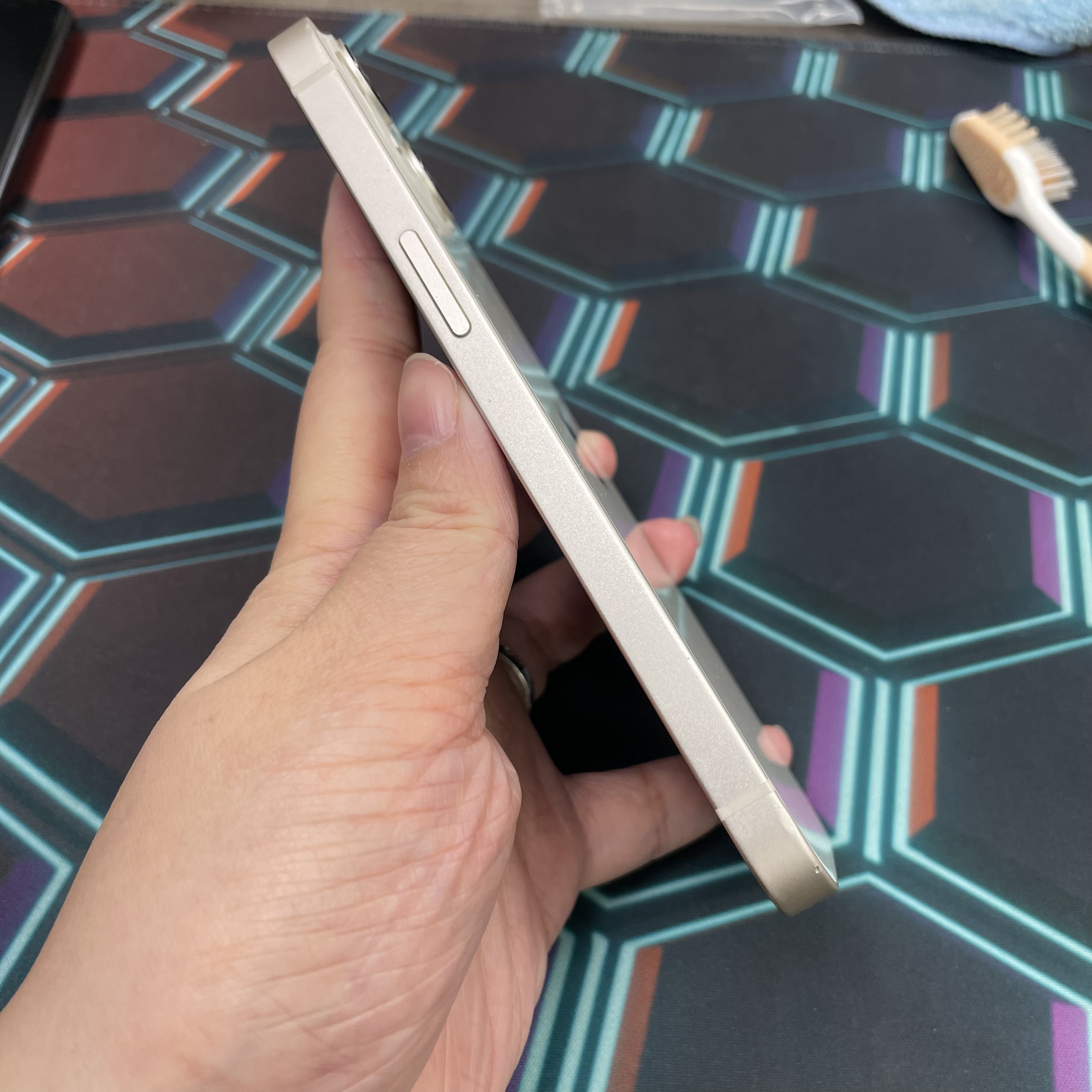 *8247 13 勁靚機 128GB 電87 白色 white