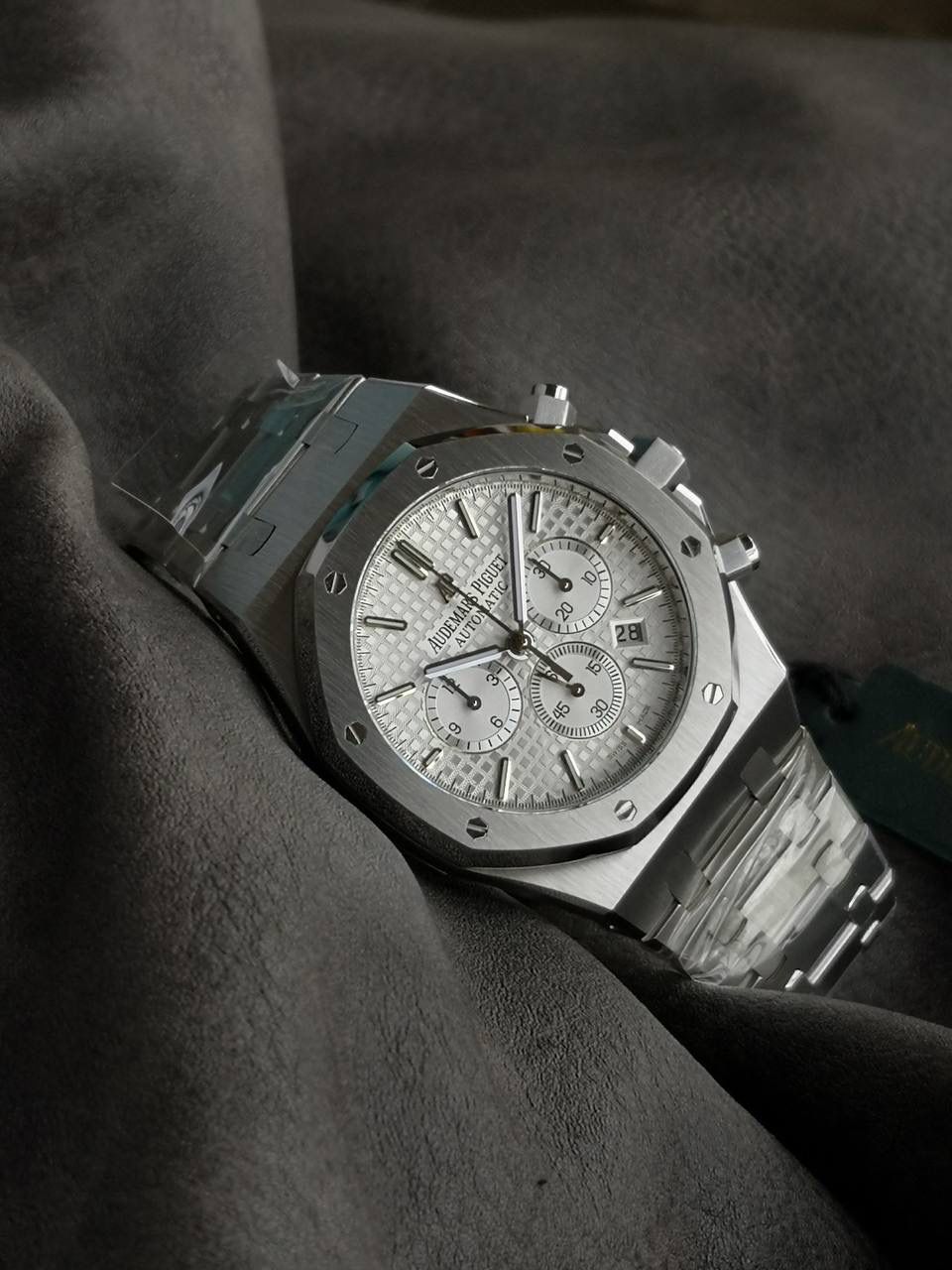 🚀限量：爱彼皇家橡树系列26320ST.OO.1220ST.02腕表，精钢表链表壳，银色熊猫盘，搭载2385型自动机械计时，41毫米。💯