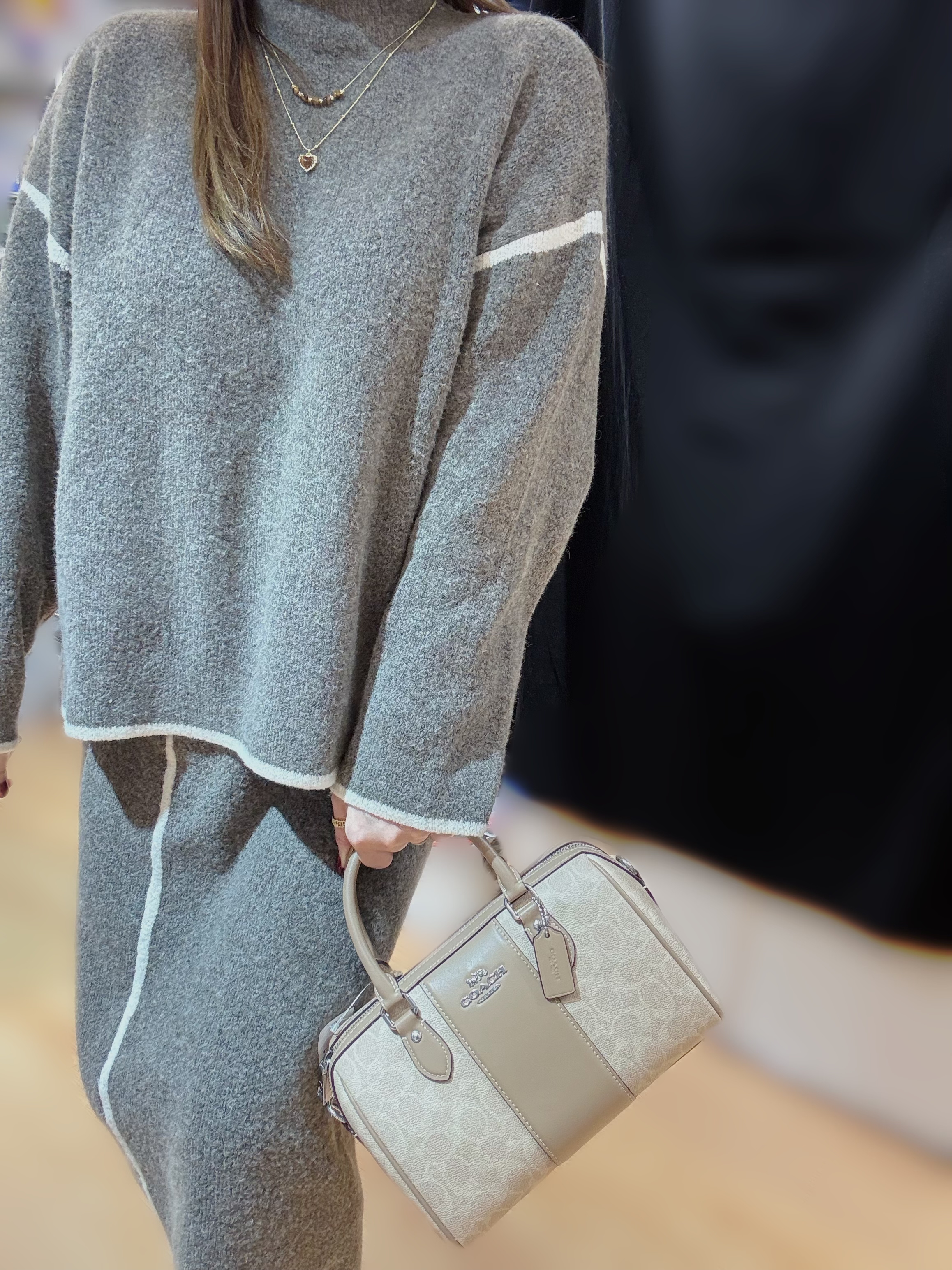 Coach Rowan crossbody milk tea/m