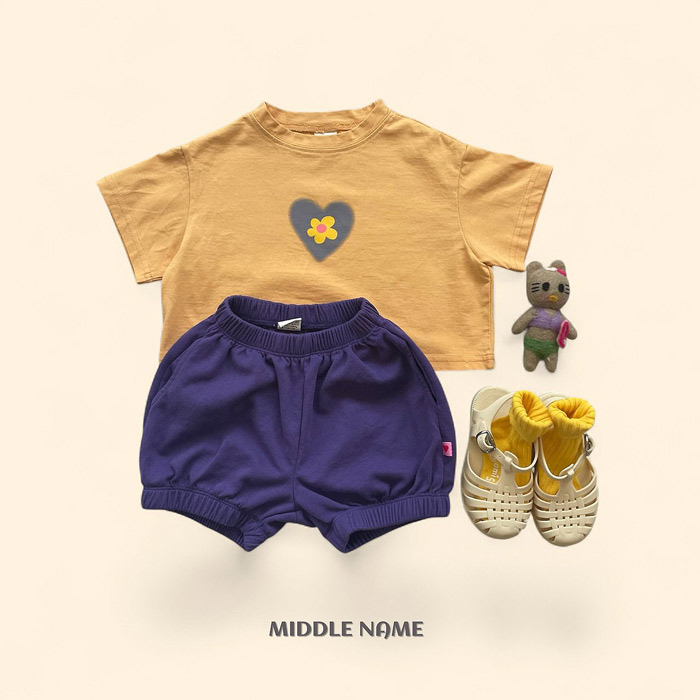 🇰🇷middle name tee