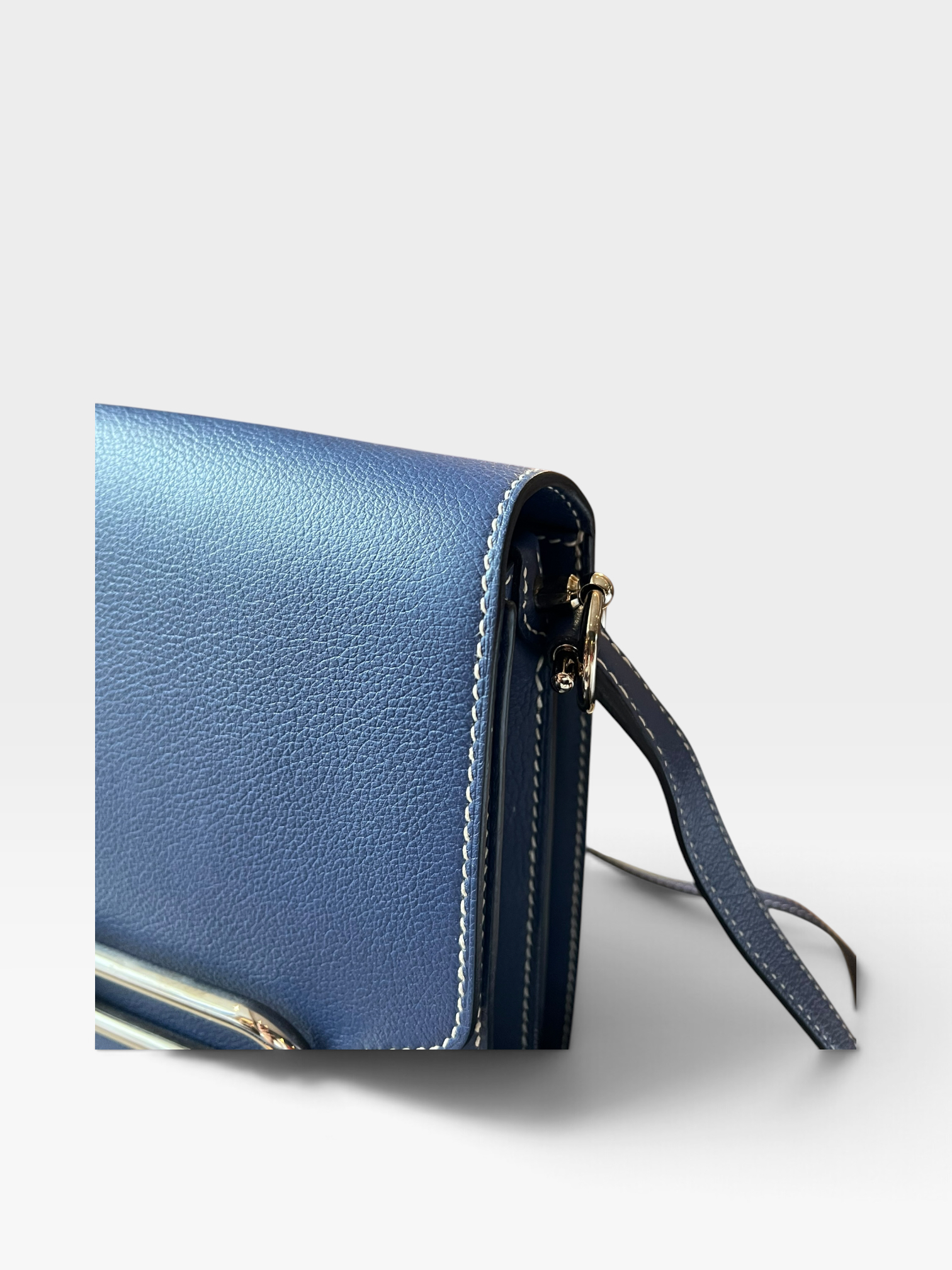 Pre-Owned HERMÉS Roulis 23 Stamp C / Product Code: 091812