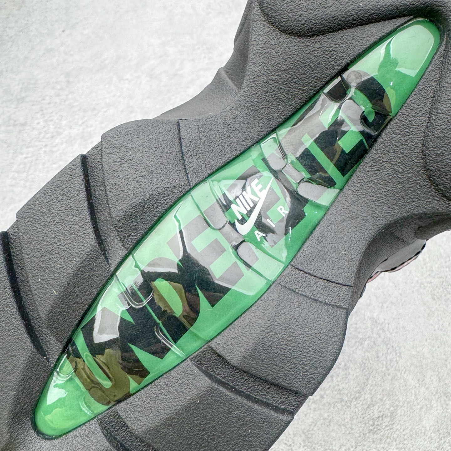 UNDEFEATED x Nike Air Max 95 IB4453-001