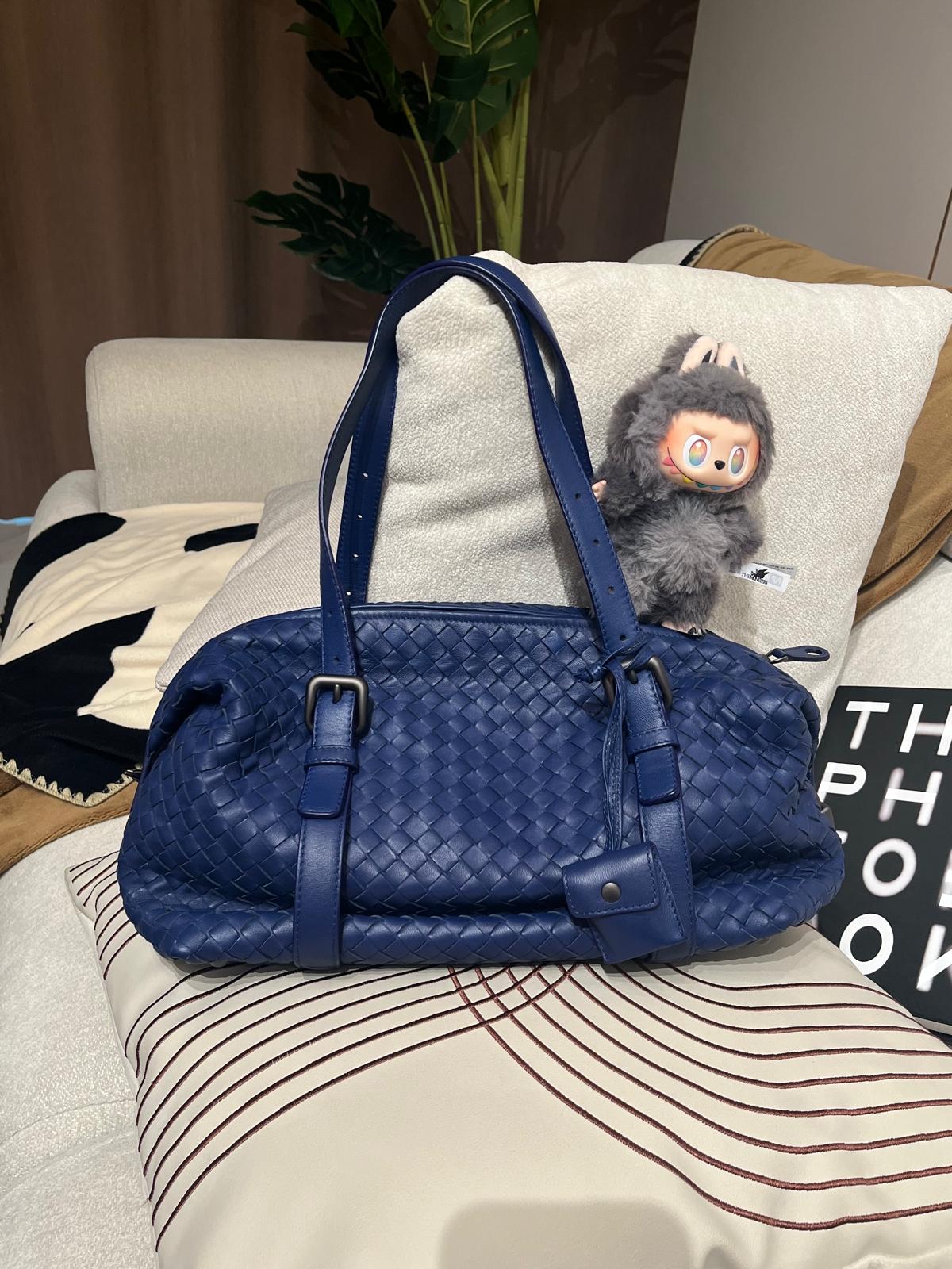 Bottega Veneta Bv shoulder bag 100%Authentic ,98%new ✅Dust bag