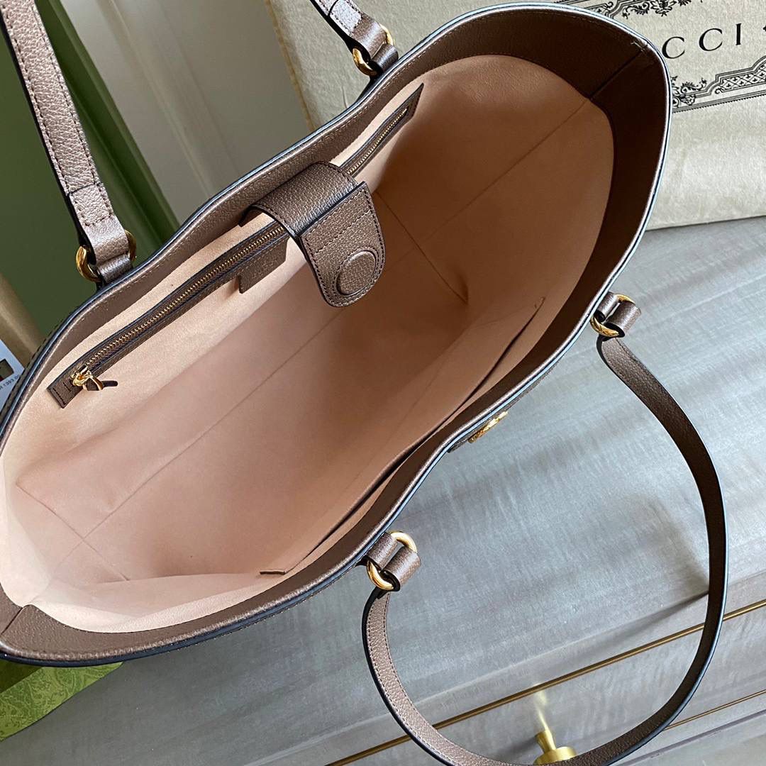 👜Ophidia系列融合了两个最具标志性的经典品牌元素：G631685:38/28/14cm！GG图案和条纹织带，且每一季均以全新造型和材质推陈出新。这款中号手提包新品采用了实用的全新造型并融入辨识度极高的设计元素，饰以织纹皮革滚边，顶端点缀双G配件。 附带️全套最新绿色系列环保包装，也可再另外多购买可循环使用帆布购物袋！‼️🤟🏻