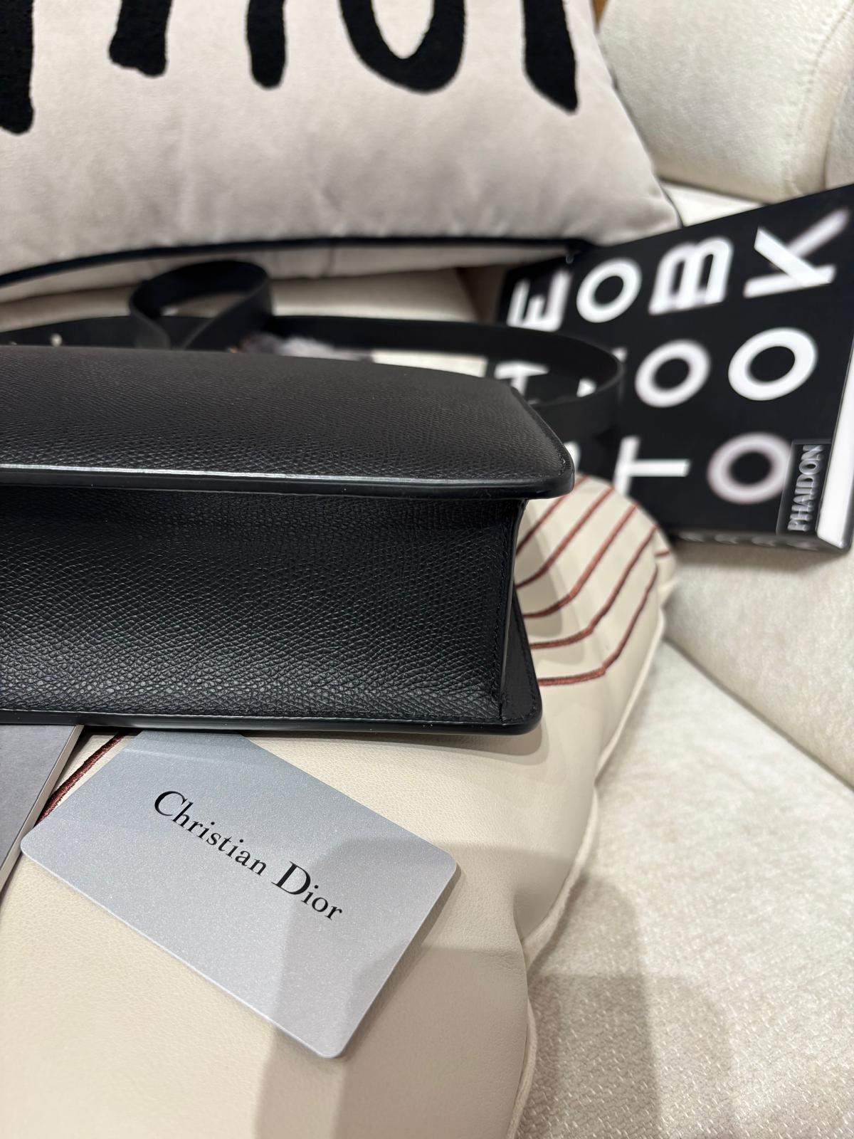 未使用品 Dior 30 Montaigne so black 粒面牛皮 100%Authentic ,未使用品  ✅ certificate ✅塵袋✅BOX